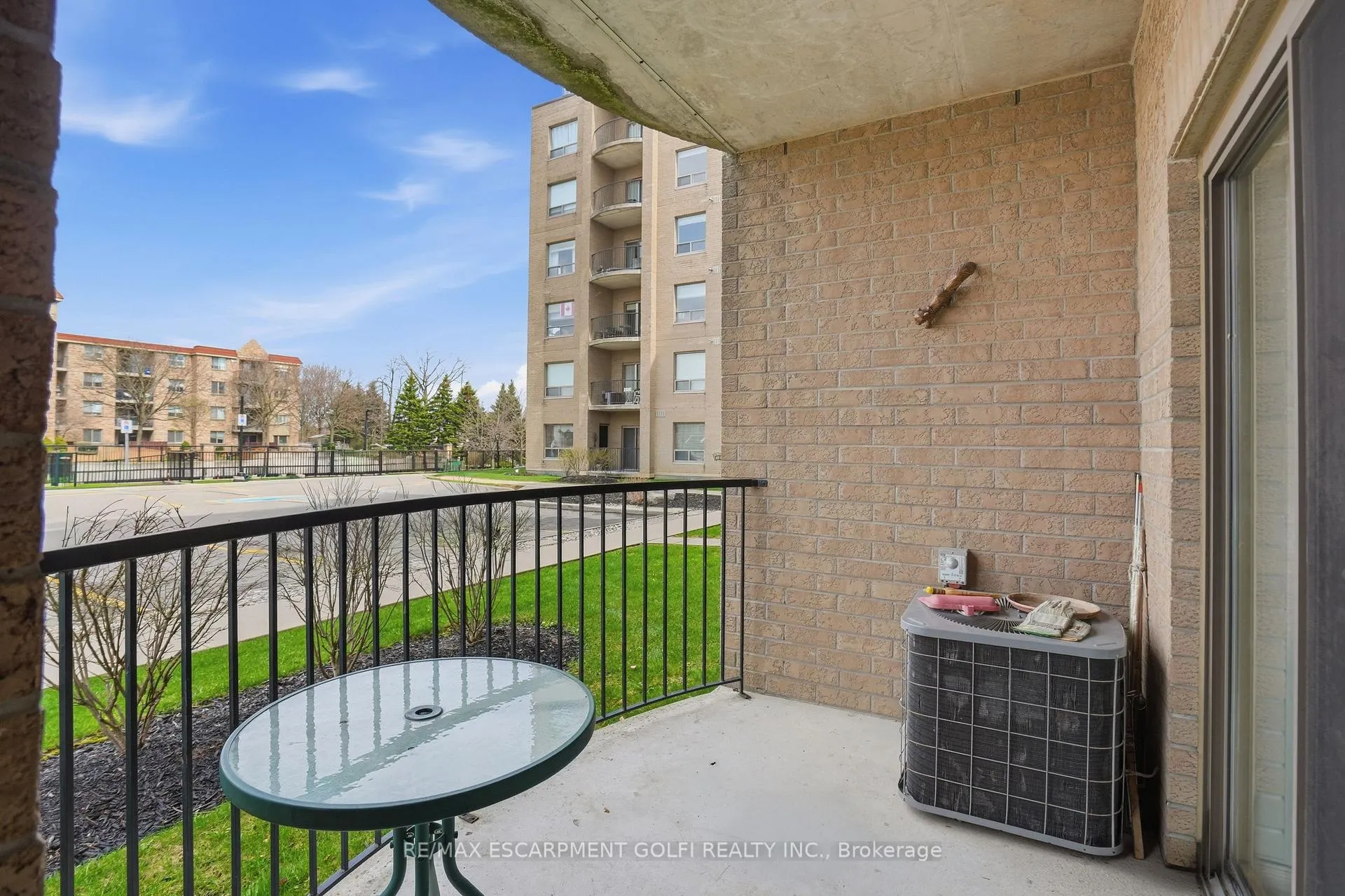 Photo 17 of Unit 108, 3497 Upper Middle Drive, Burlington, Headon — HOMEH