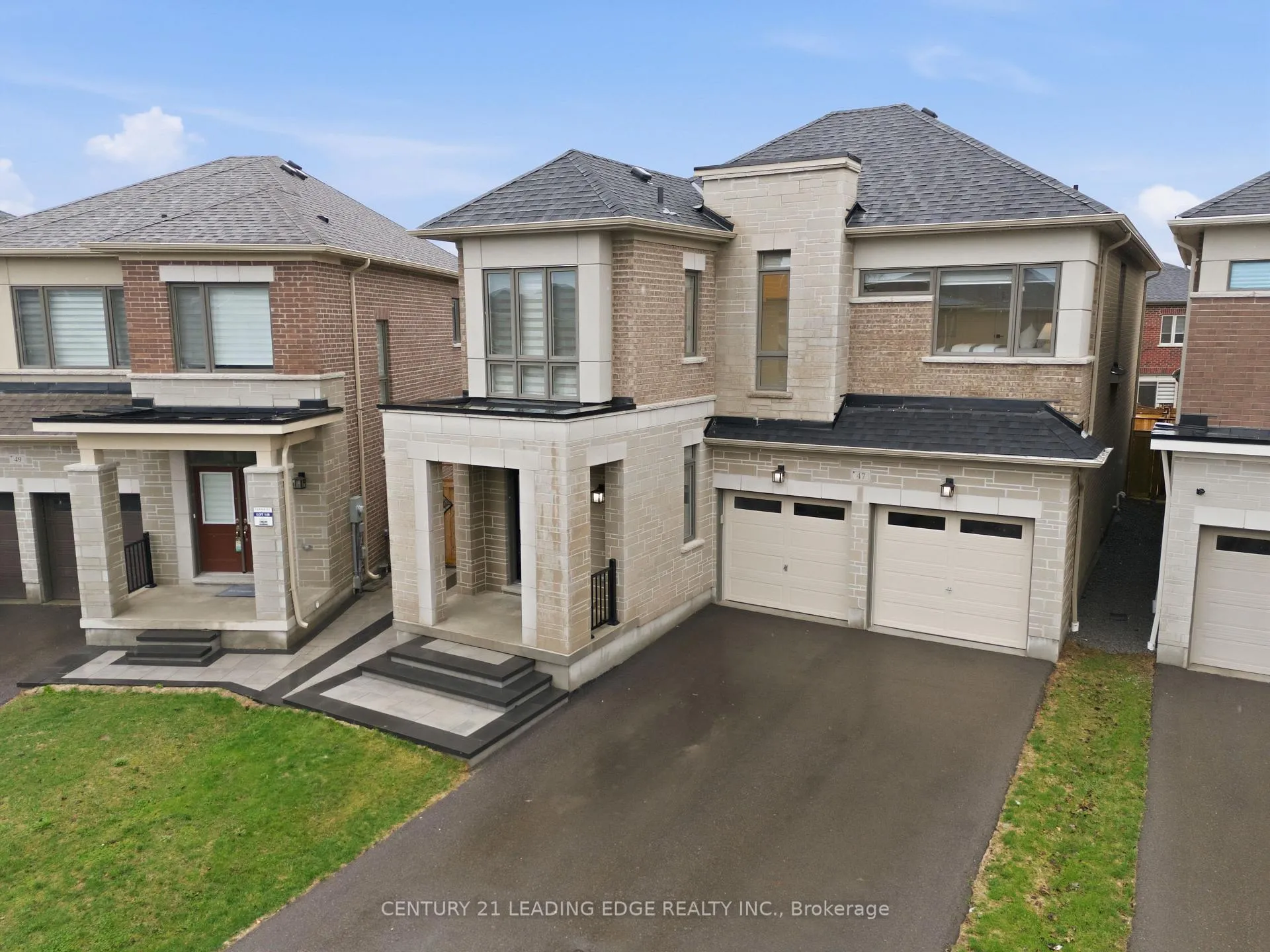 Photo 2 of 47 Priory Drive, Whitby, Rural Whitby — HOMEH