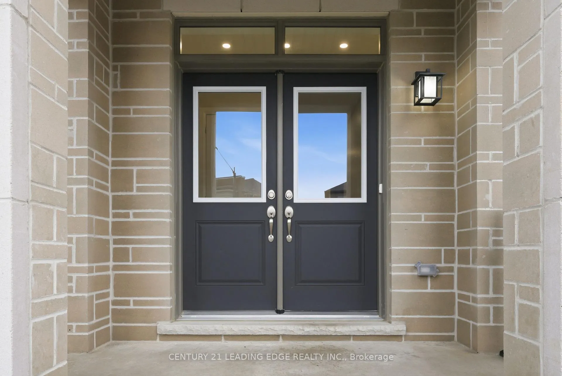 Photo 6 of 47 Priory Drive, Whitby, Rural Whitby — HOMEH