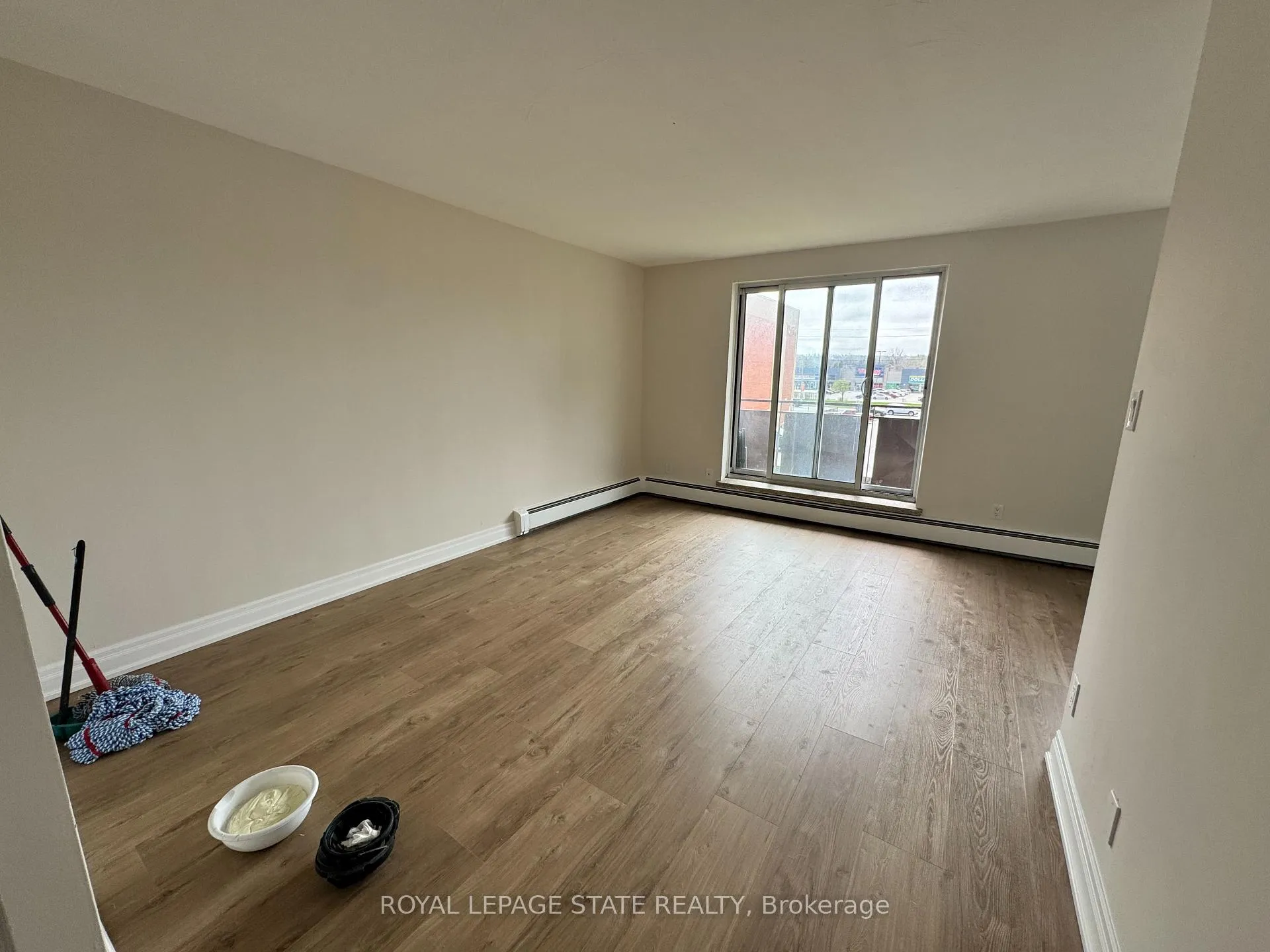 Photo 3 of Unit 305, 105 Tia Drive, Hamilton, Kentley — HOMEH