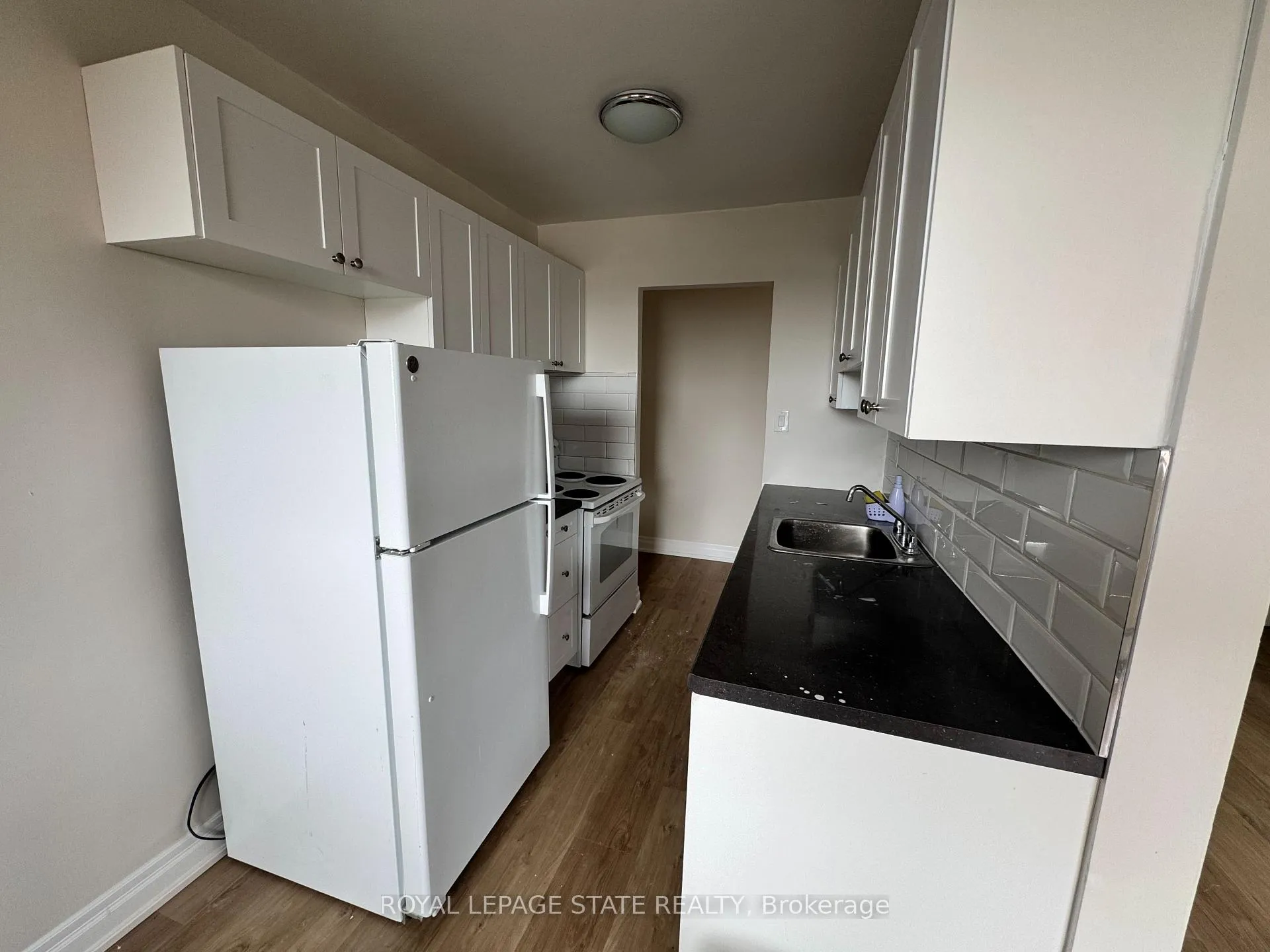 Photo 5 of Unit 305, 105 Tia Drive, Hamilton, Kentley — HOMEH