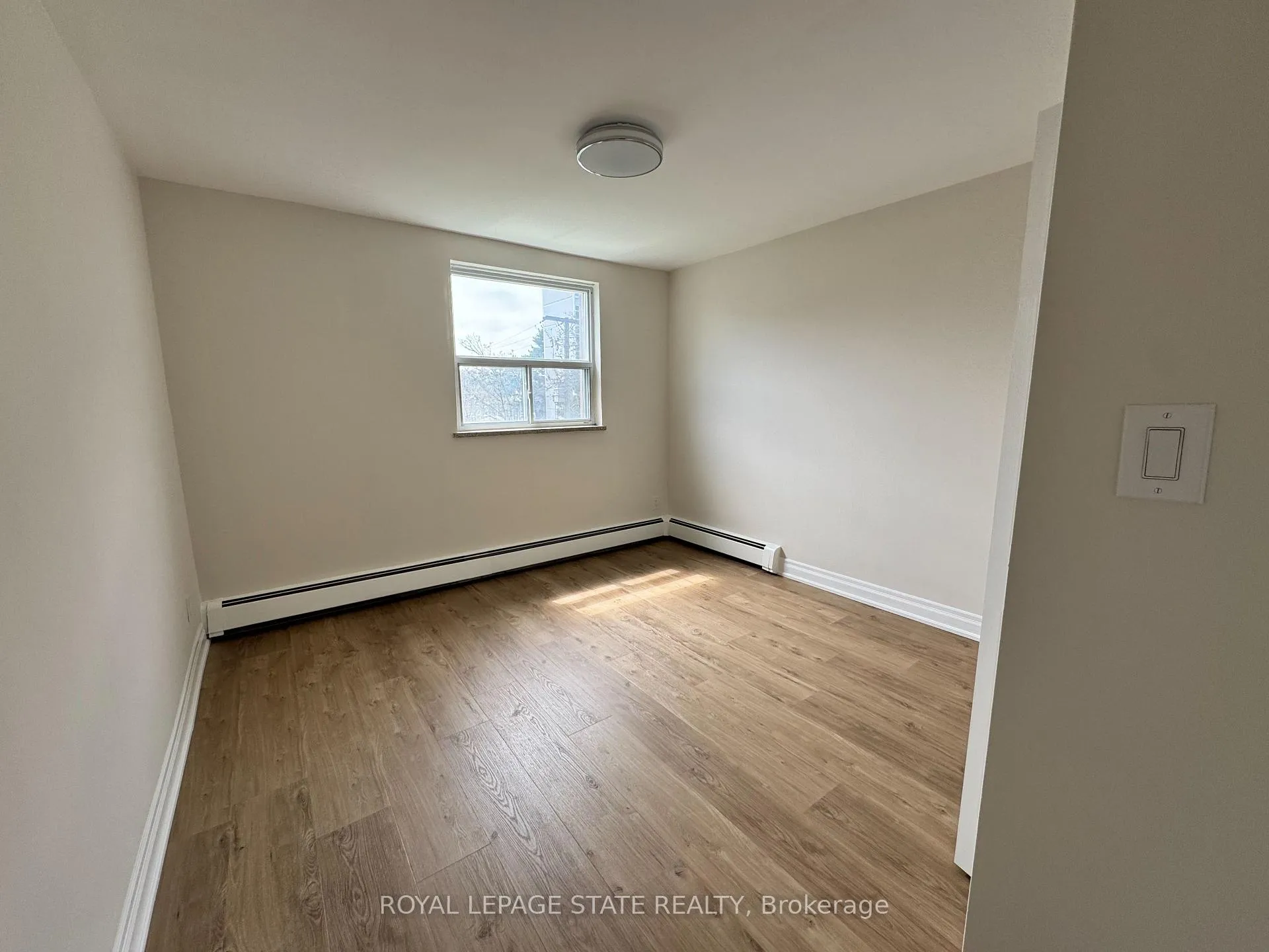 Photo 9 of Unit 305, 105 Tia Drive, Hamilton, Kentley — HOMEH