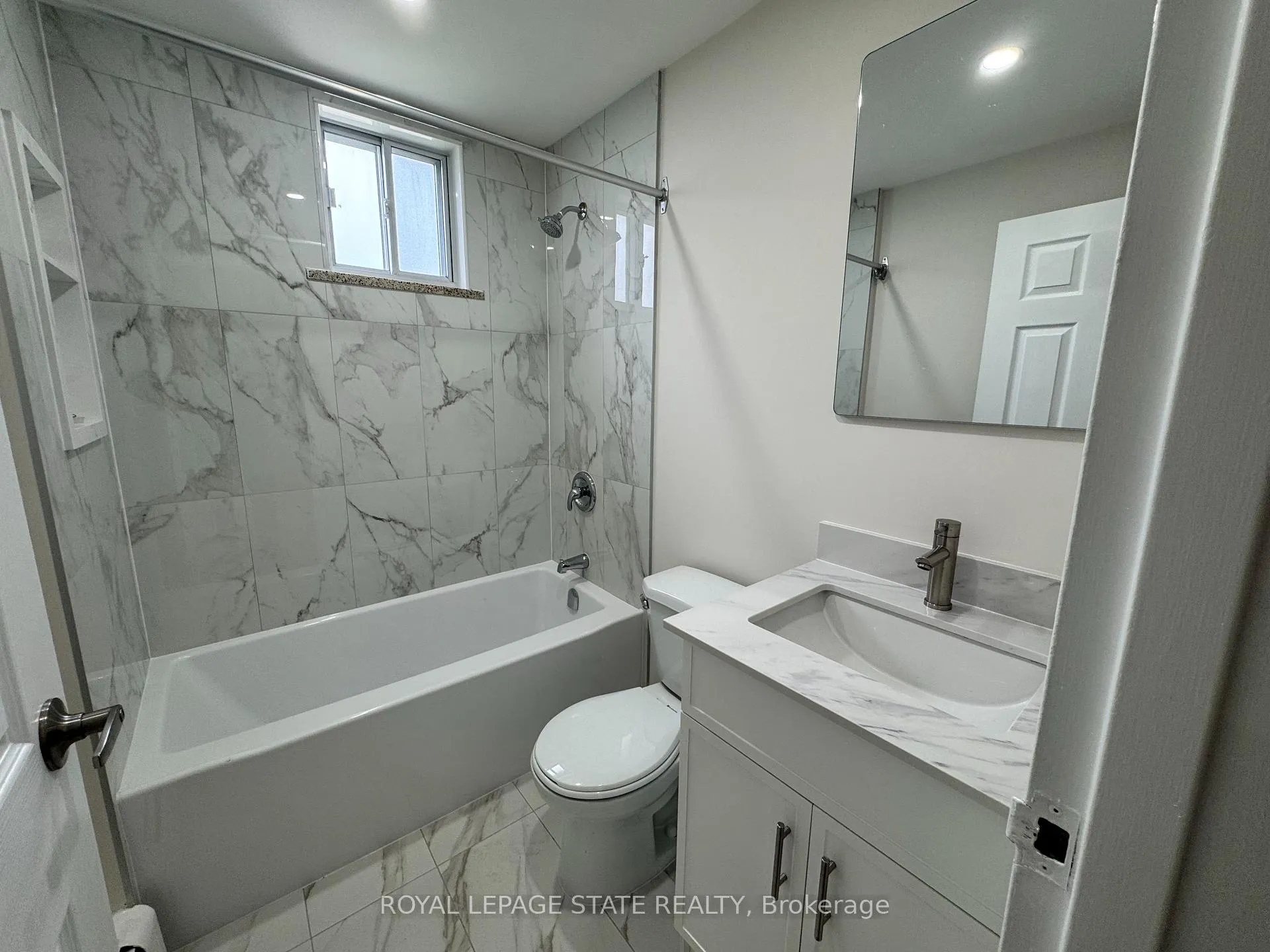 Photo 11 of Unit 305, 105 Tia Drive, Hamilton, Kentley — HOMEH
