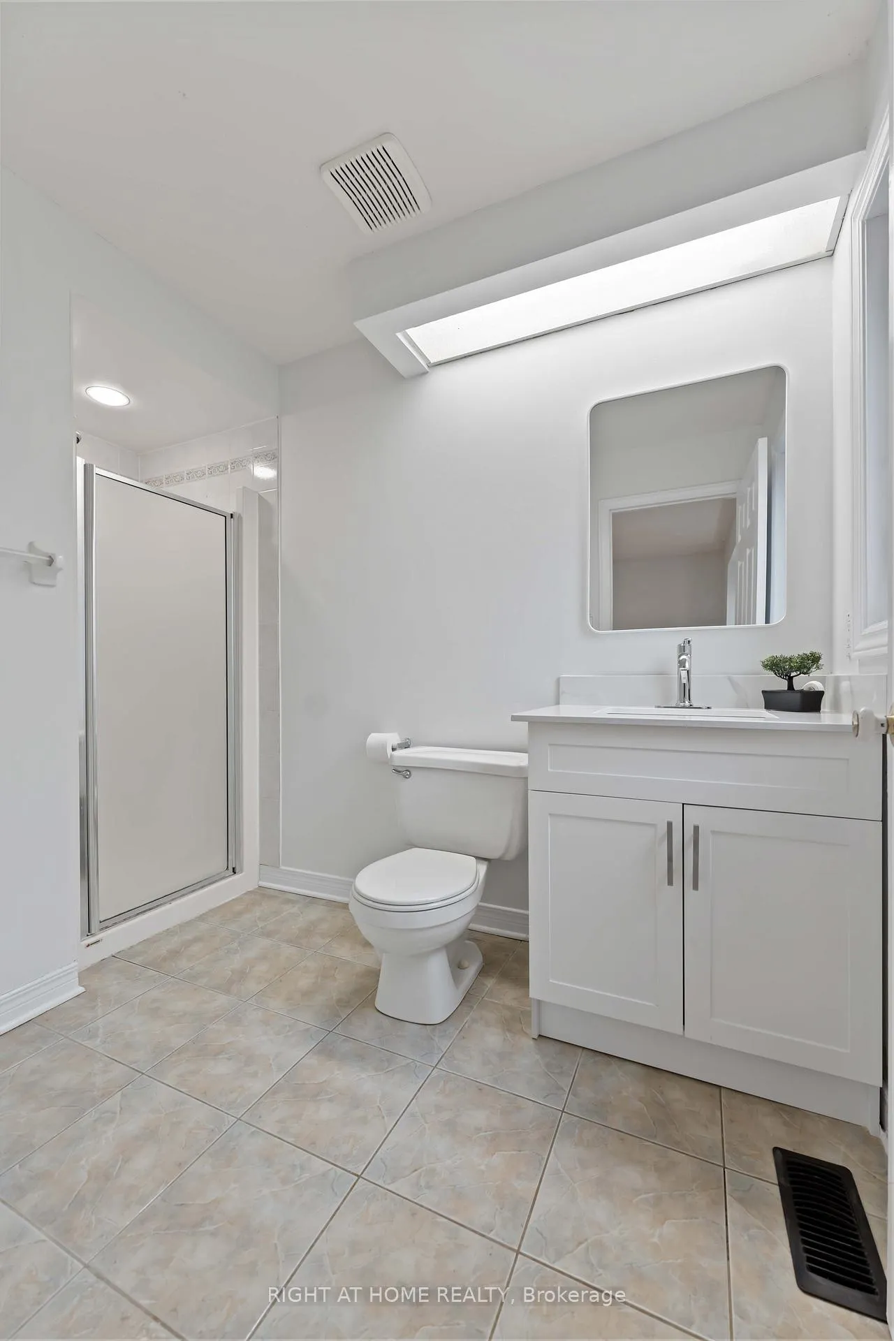 Photo 6 of 17 Locheland Crescent, Ottawa, Barrhaven East — HOMEH