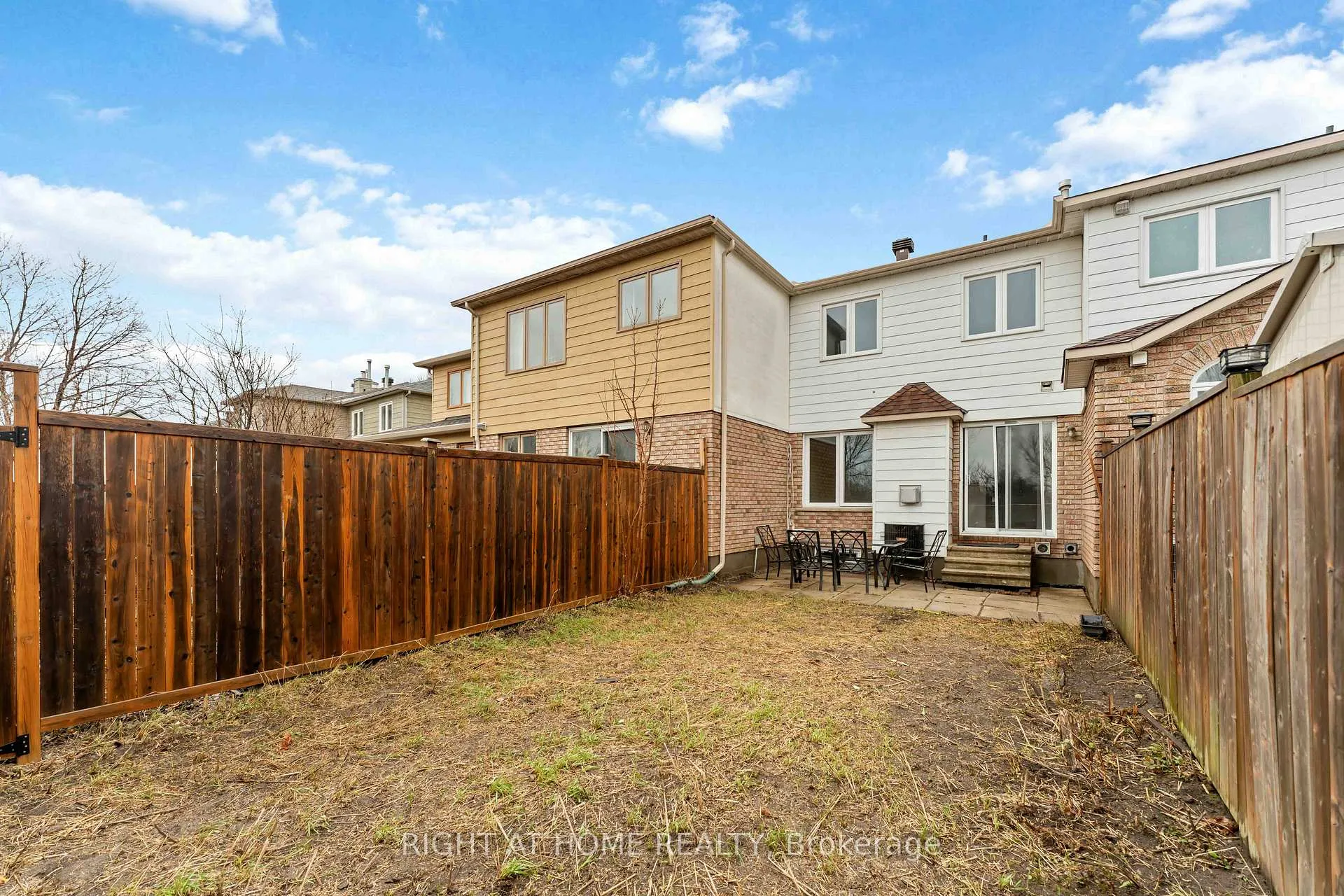 Photo 13 of 17 Locheland Crescent, Ottawa, Barrhaven East — HOMEH