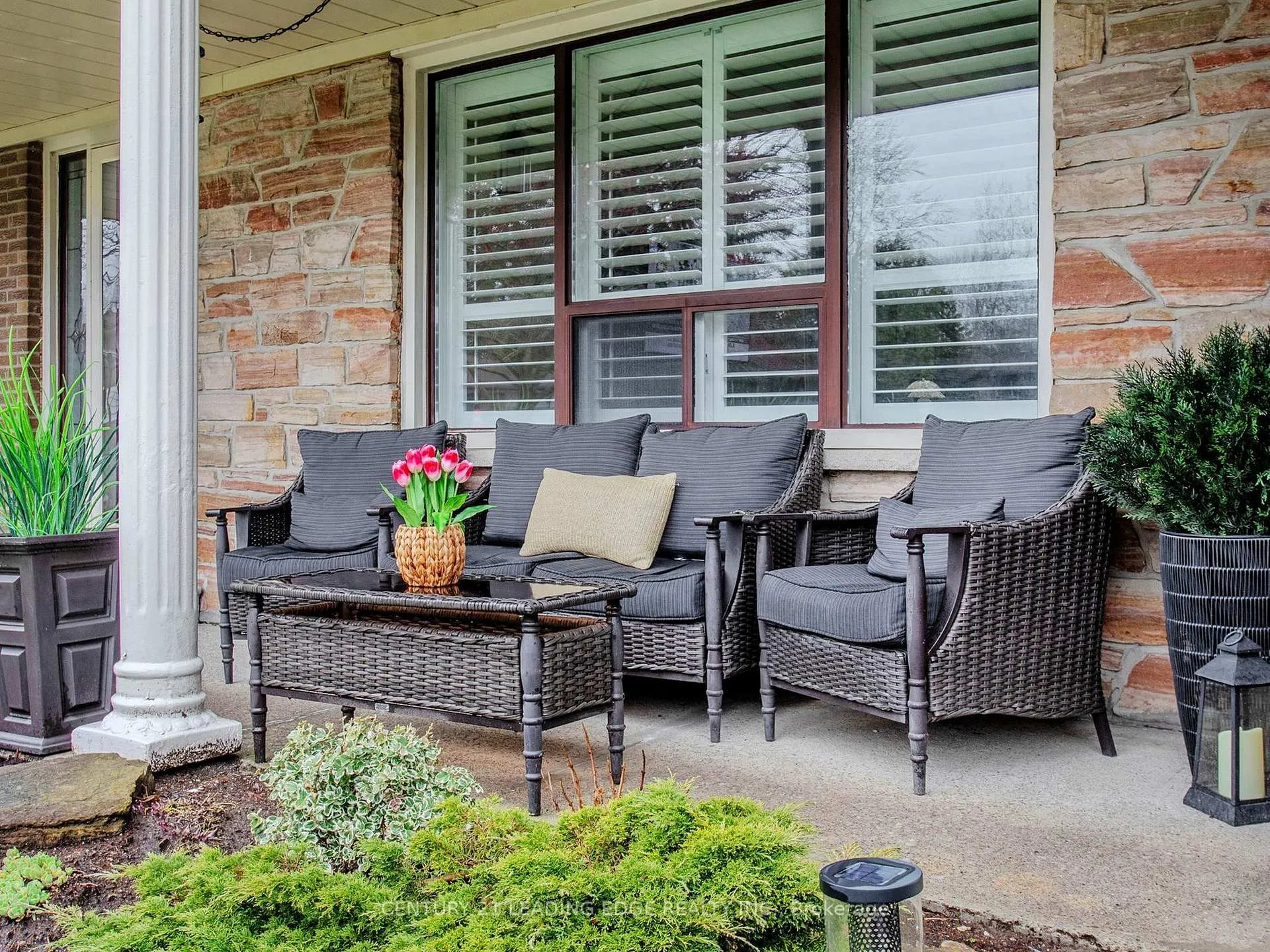 Photo 4 of 8 Miner Circle, Markham, Unionville — HOMEH