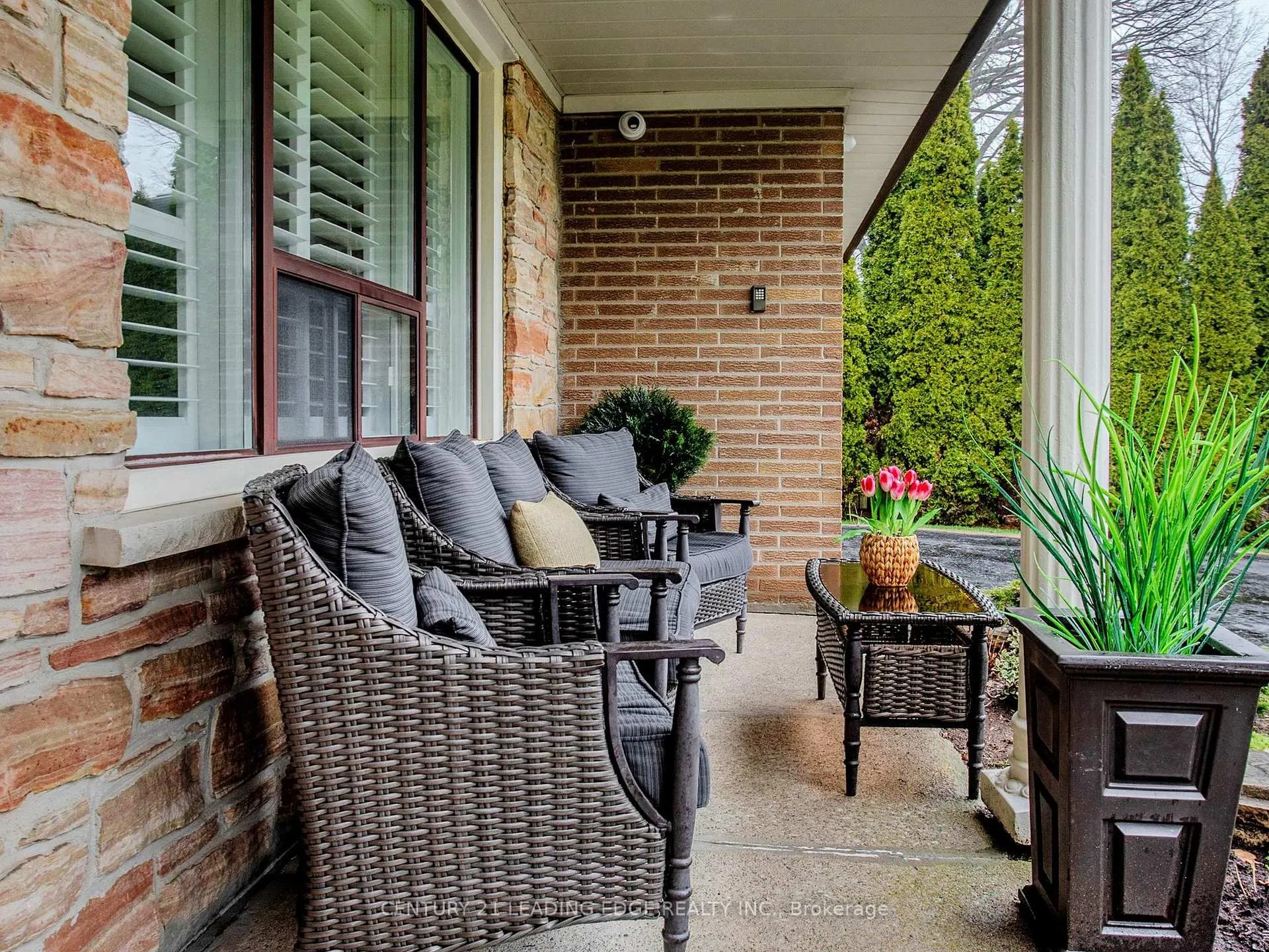 Photo 7 of 8 Miner Circle, Markham, Unionville — HOMEH