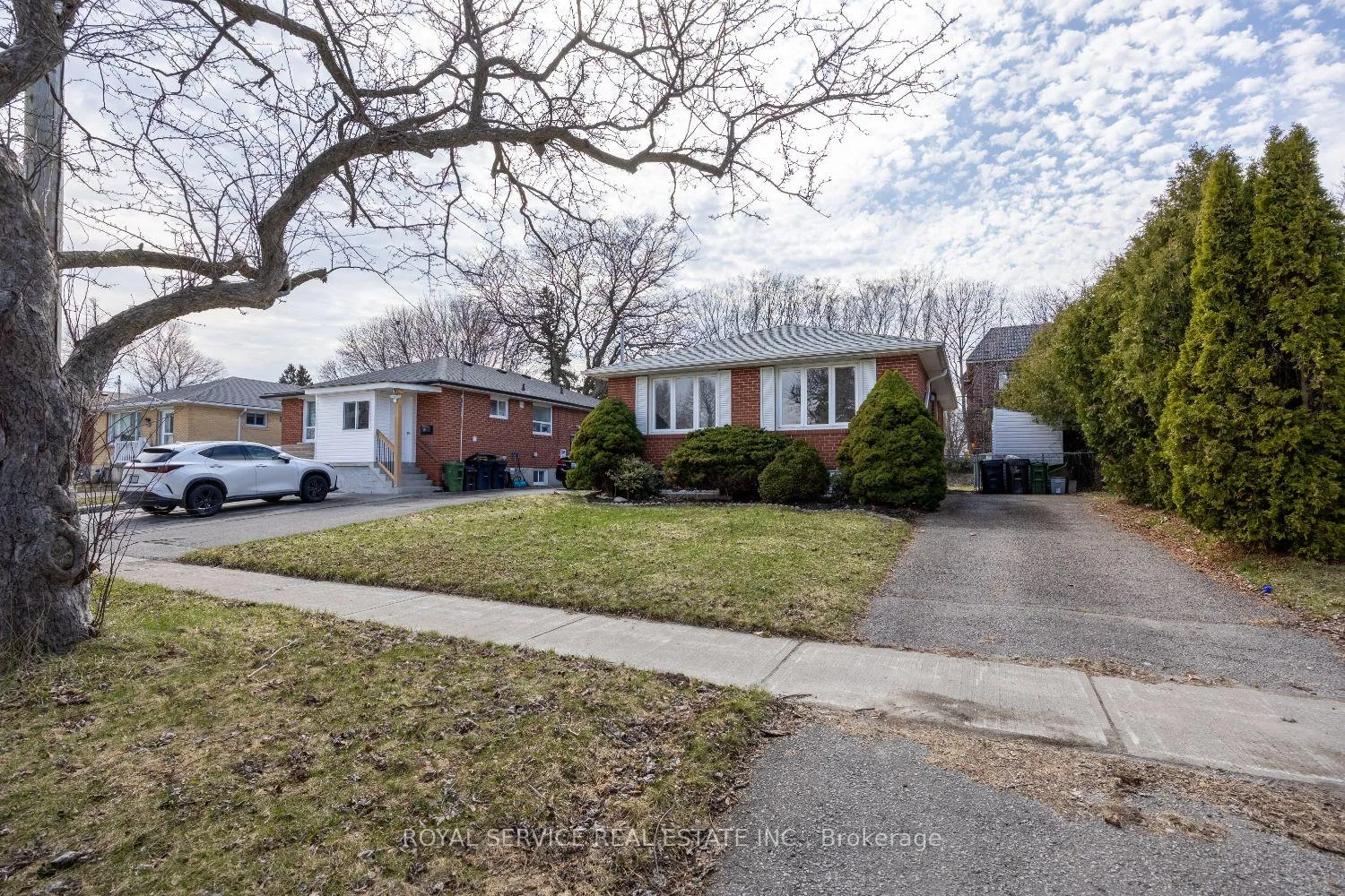 Photo 3 of 14 Hathway Drive, Scarborough, Bendale — HOMEH
