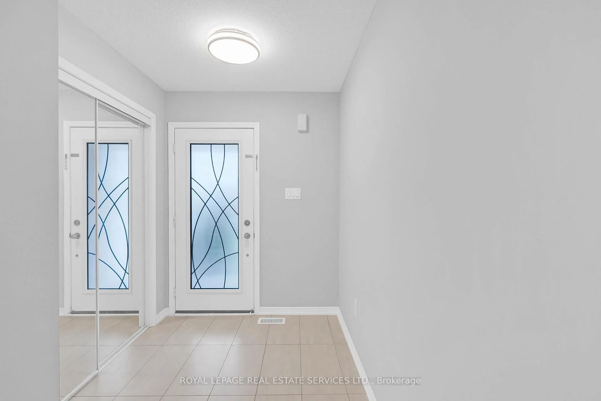 Photo 3 of 266 Powell Road, Brantford — HOMEH