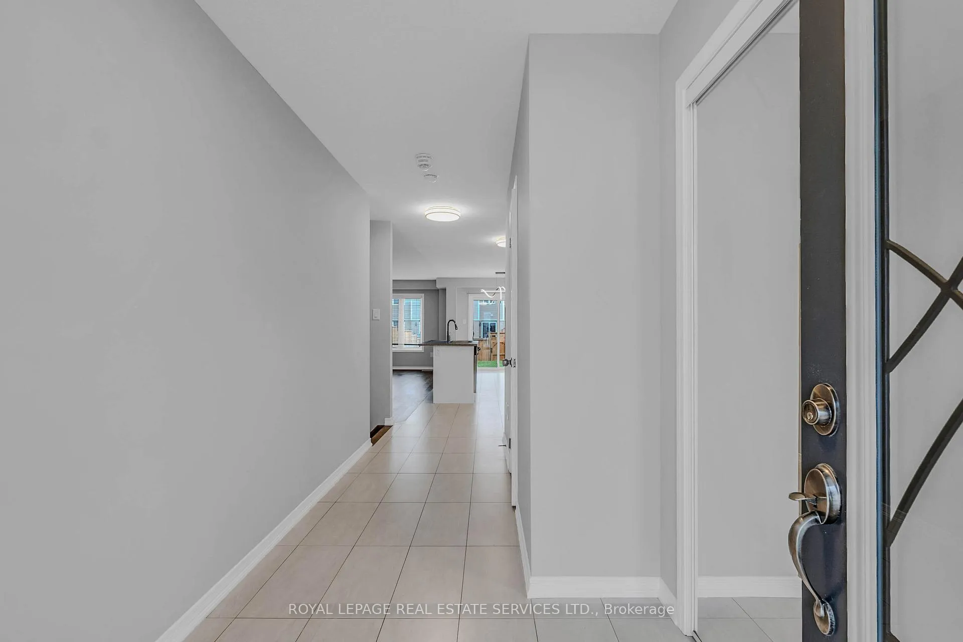 Photo 4 of 266 Powell Road, Brantford — HOMEH