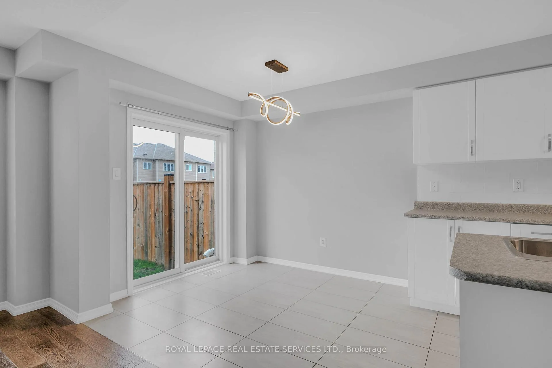 Photo 10 of 266 Powell Road, Brantford — HOMEH