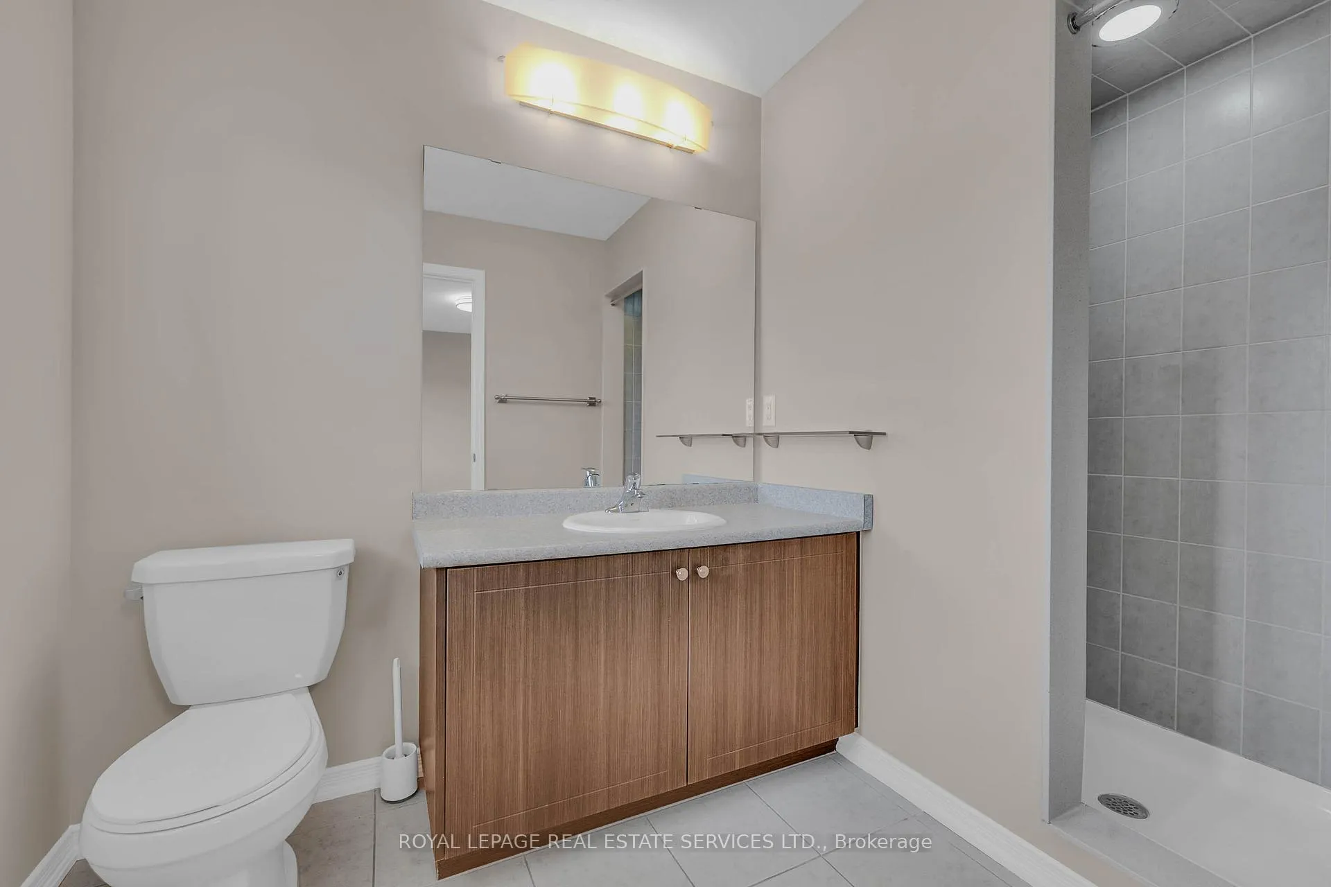 Photo 22 of 266 Powell Road, Brantford — HOMEH