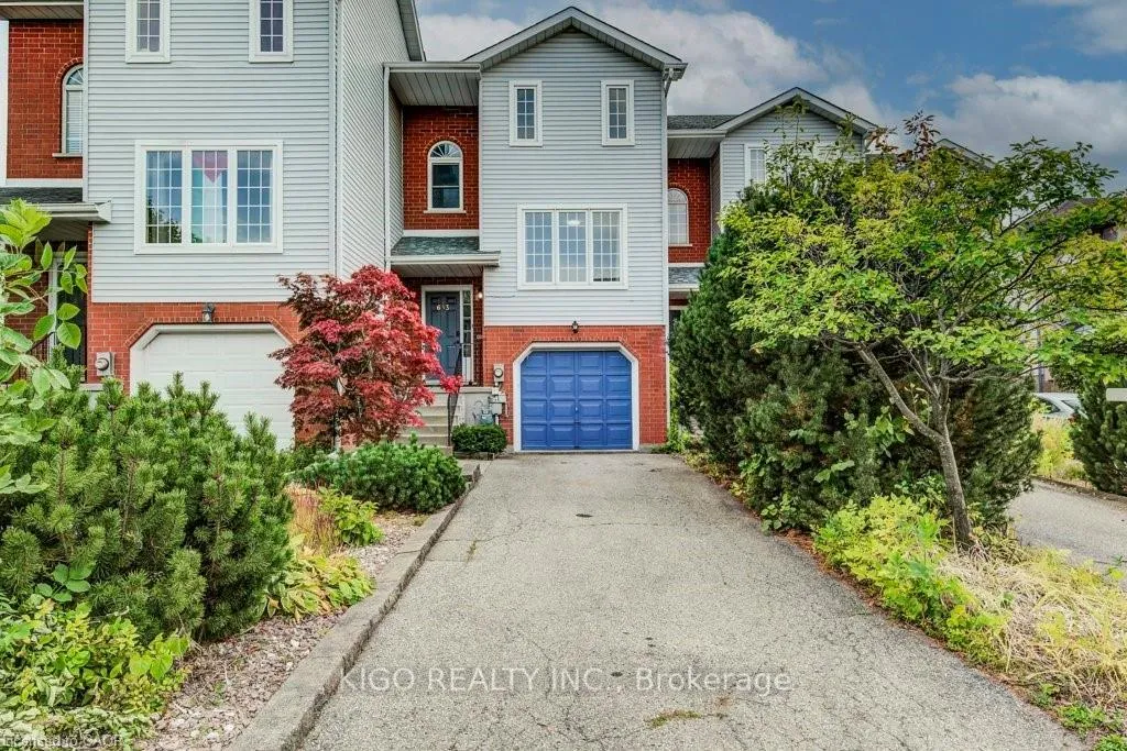 Photo 1 of 633 Grange Crescent, Waterloo, Westvale — HOMEH
