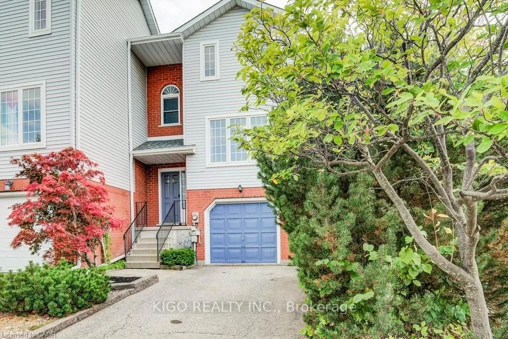 Photo 2 of 633 Grange Crescent, Waterloo, Westvale — HOMEH