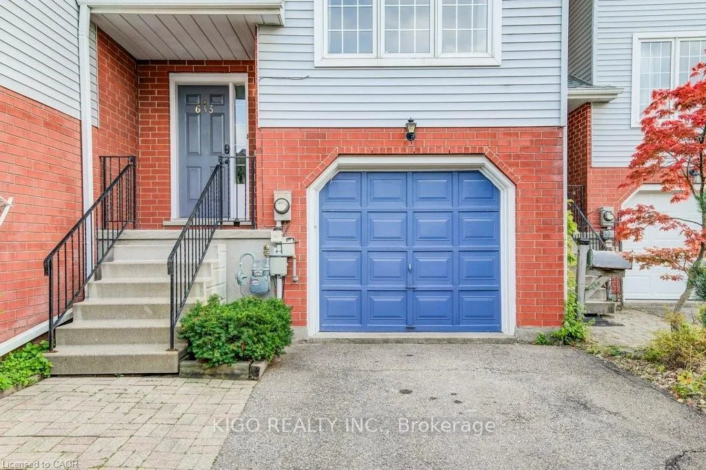Photo 3 of 633 Grange Crescent, Waterloo, Westvale — HOMEH