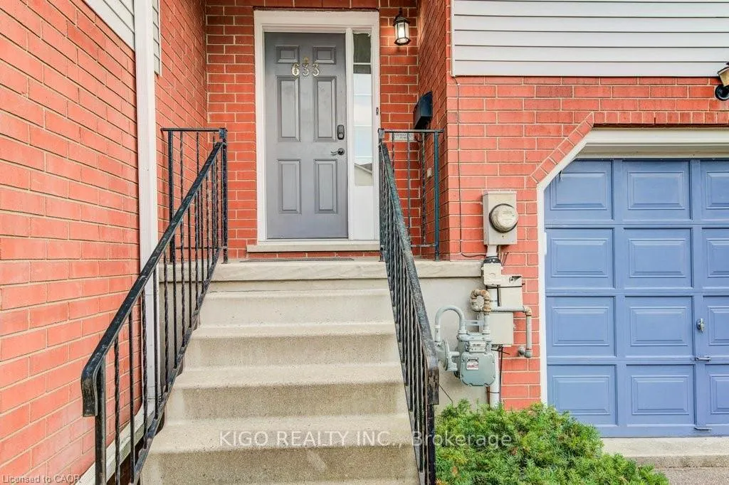 Photo 4 of 633 Grange Crescent, Waterloo, Westvale — HOMEH