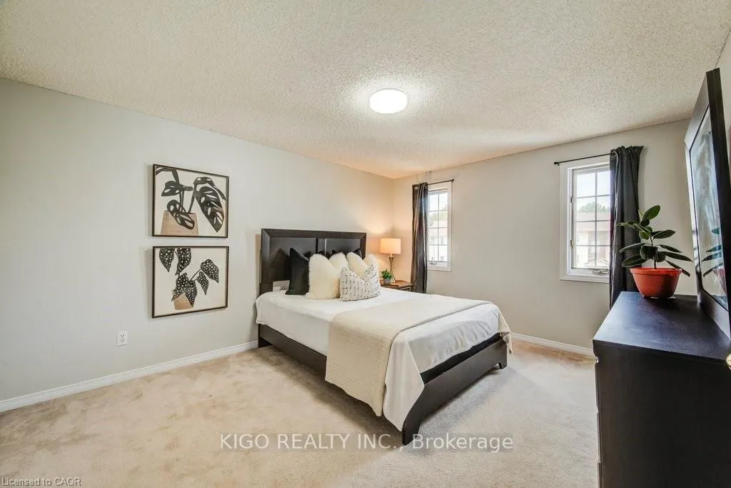 Photo 25 of 633 Grange Crescent, Waterloo, Westvale — HOMEH