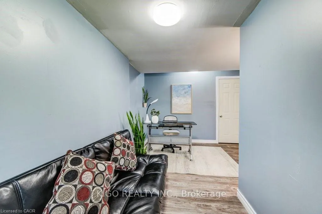 Photo 35 of 633 Grange Crescent, Waterloo, Westvale — HOMEH