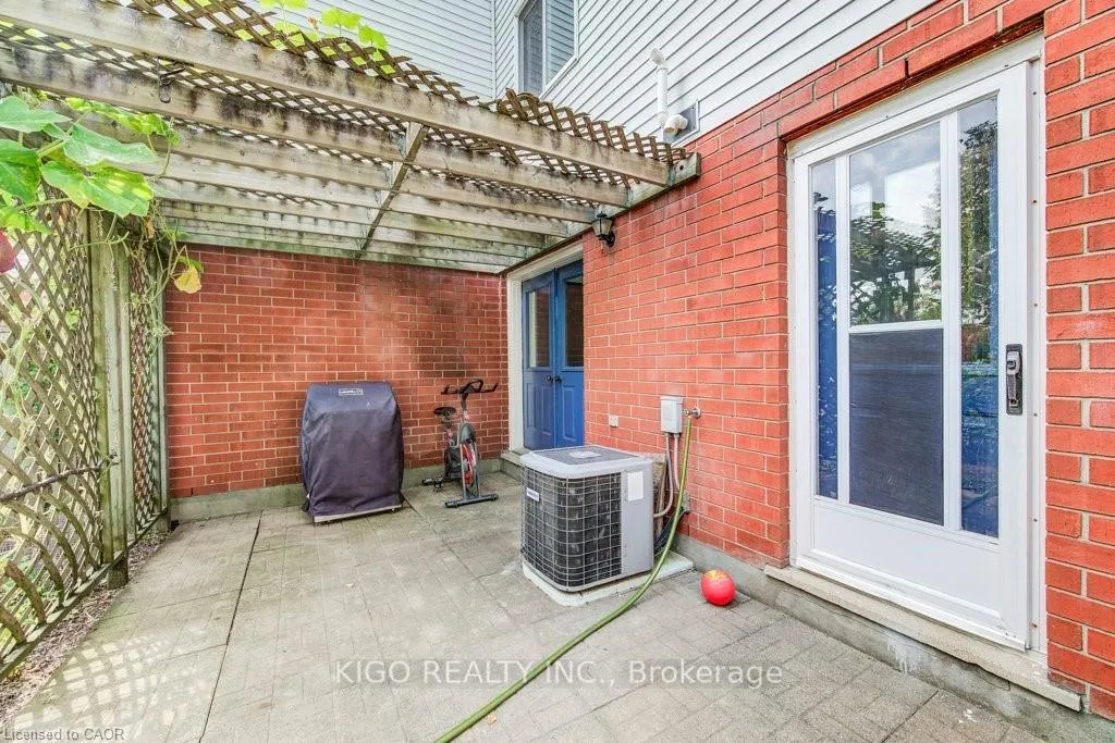 Photo 36 of 633 Grange Crescent, Waterloo, Westvale — HOMEH