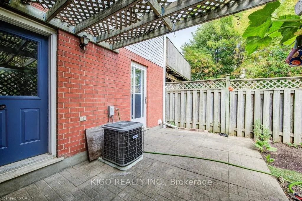 Photo 37 of 633 Grange Crescent, Waterloo, Westvale — HOMEH