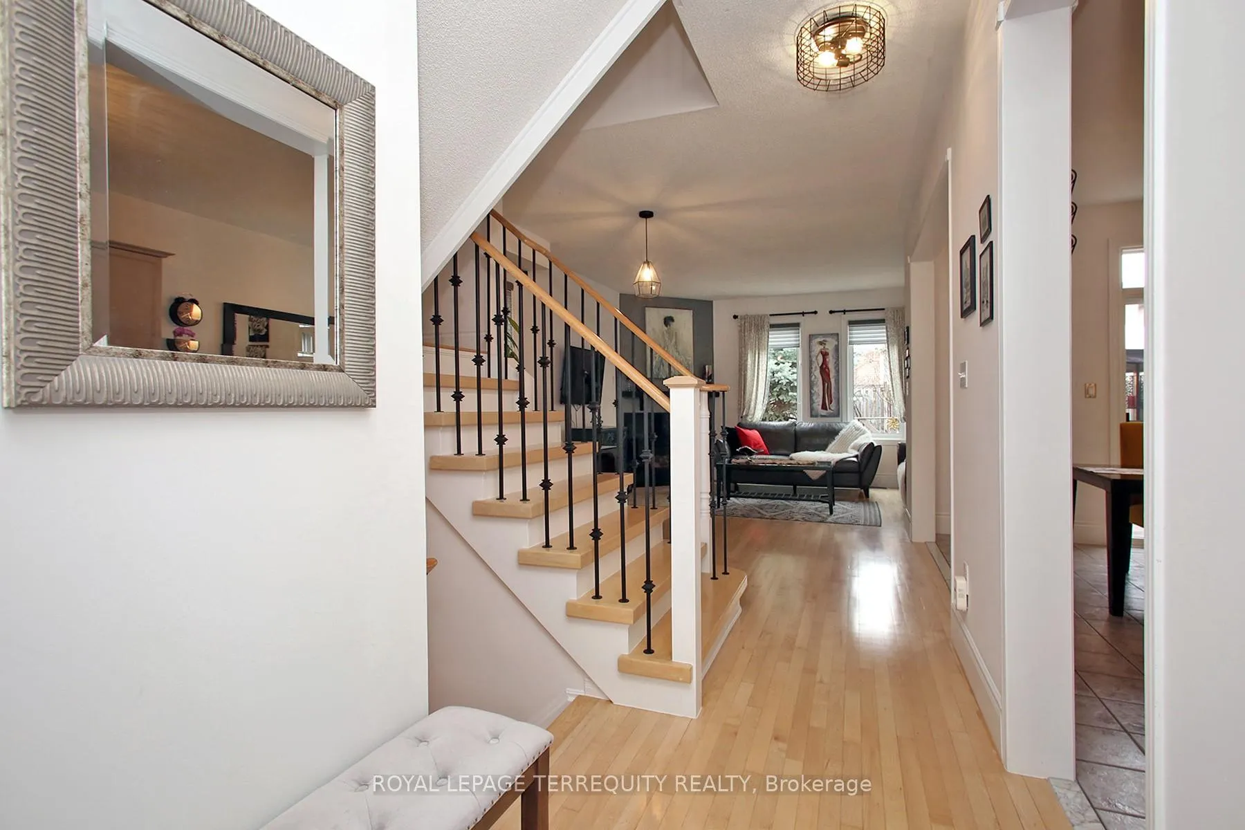 Photo 5 of 471 Woodsmere Crescent, Pickering, Amberlea — HOMEH