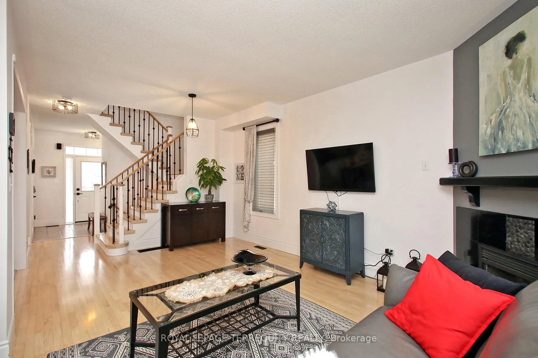 Photo 10 of 471 Woodsmere Crescent, Pickering, Amberlea — HOMEH