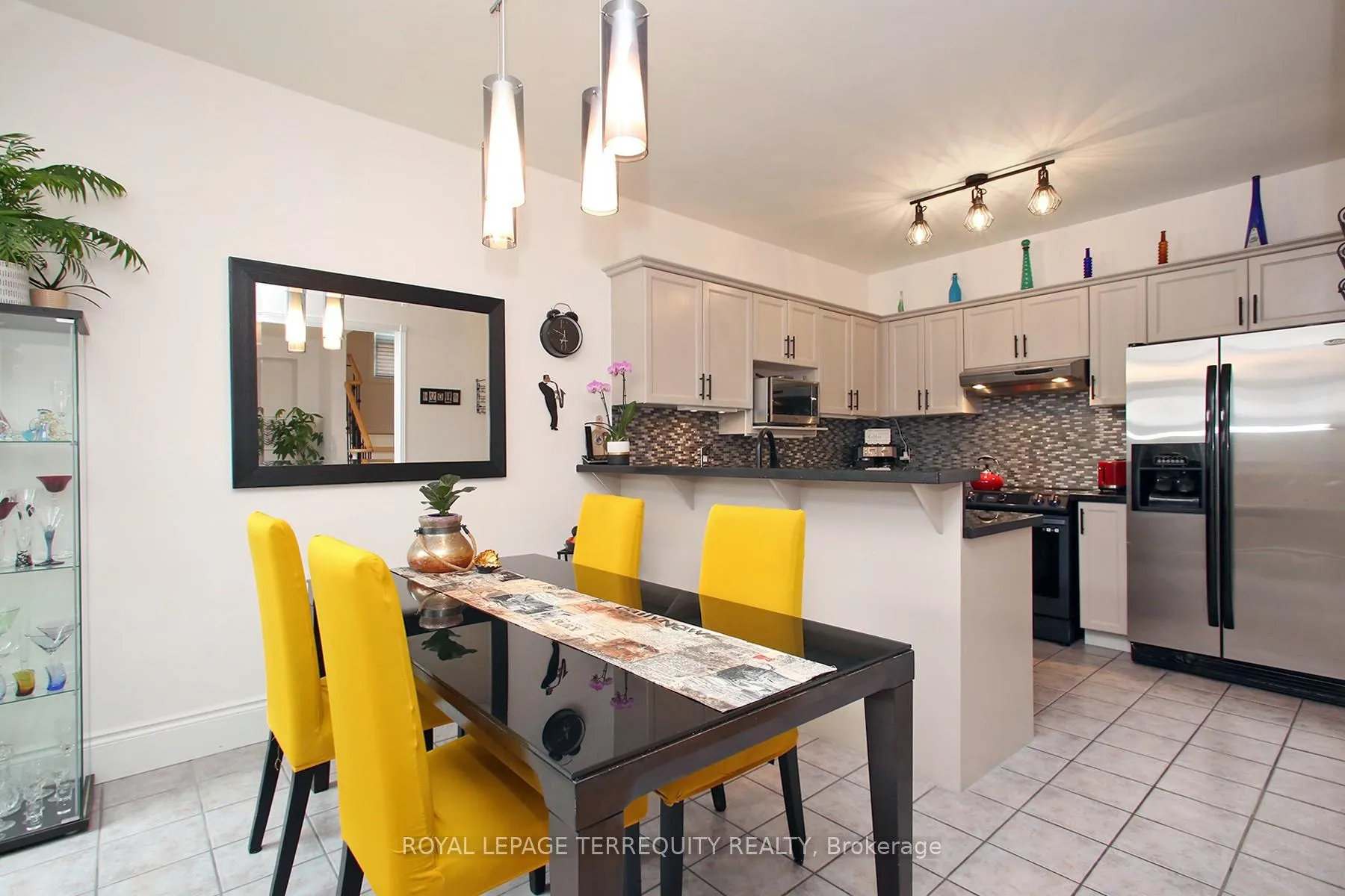 Photo 13 of 471 Woodsmere Crescent, Pickering, Amberlea — HOMEH