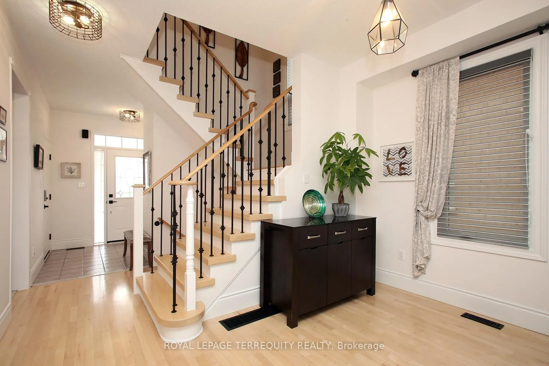 Photo 17 of 471 Woodsmere Crescent, Pickering, Amberlea — HOMEH