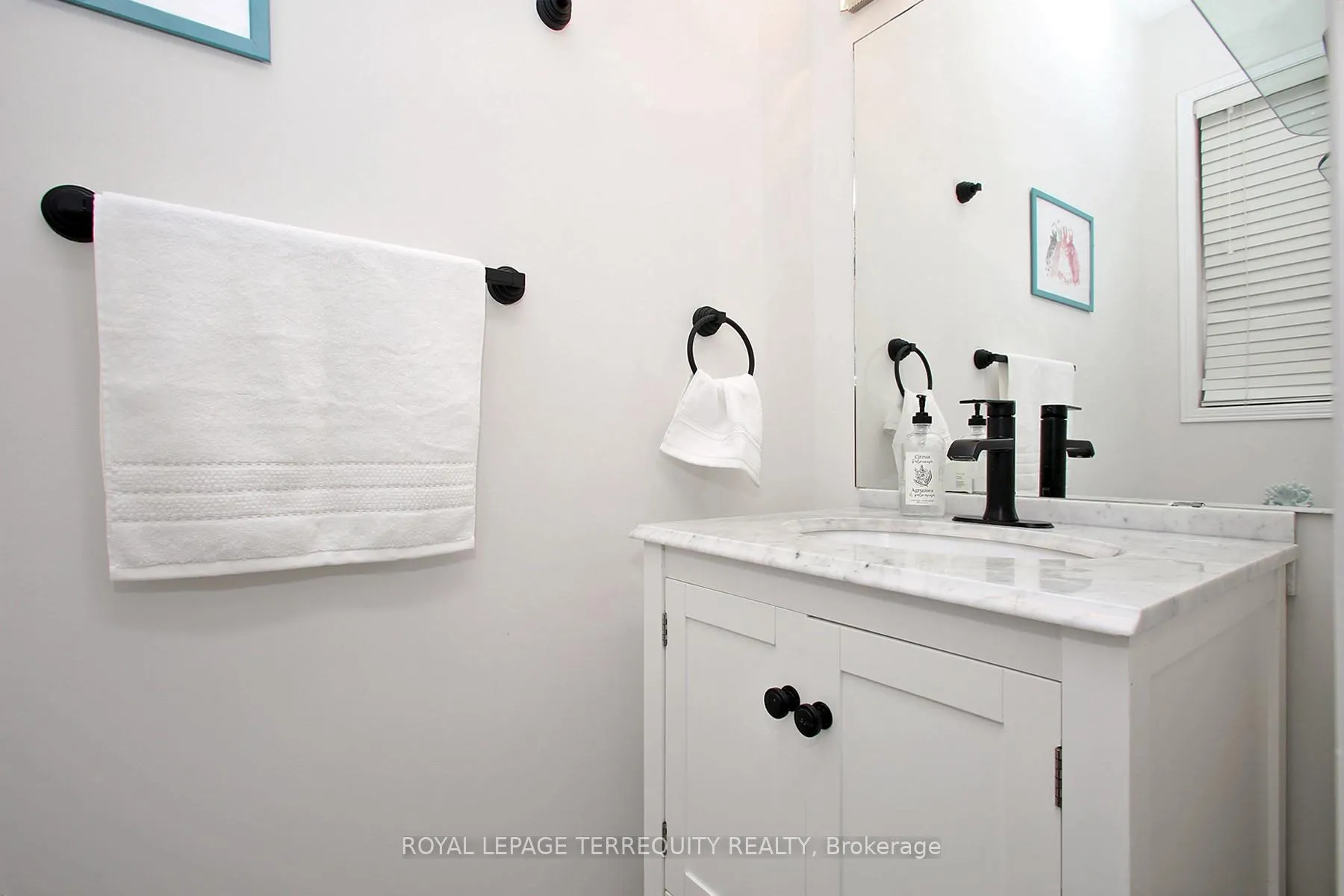Photo 29 of 471 Woodsmere Crescent, Pickering, Amberlea — HOMEH
