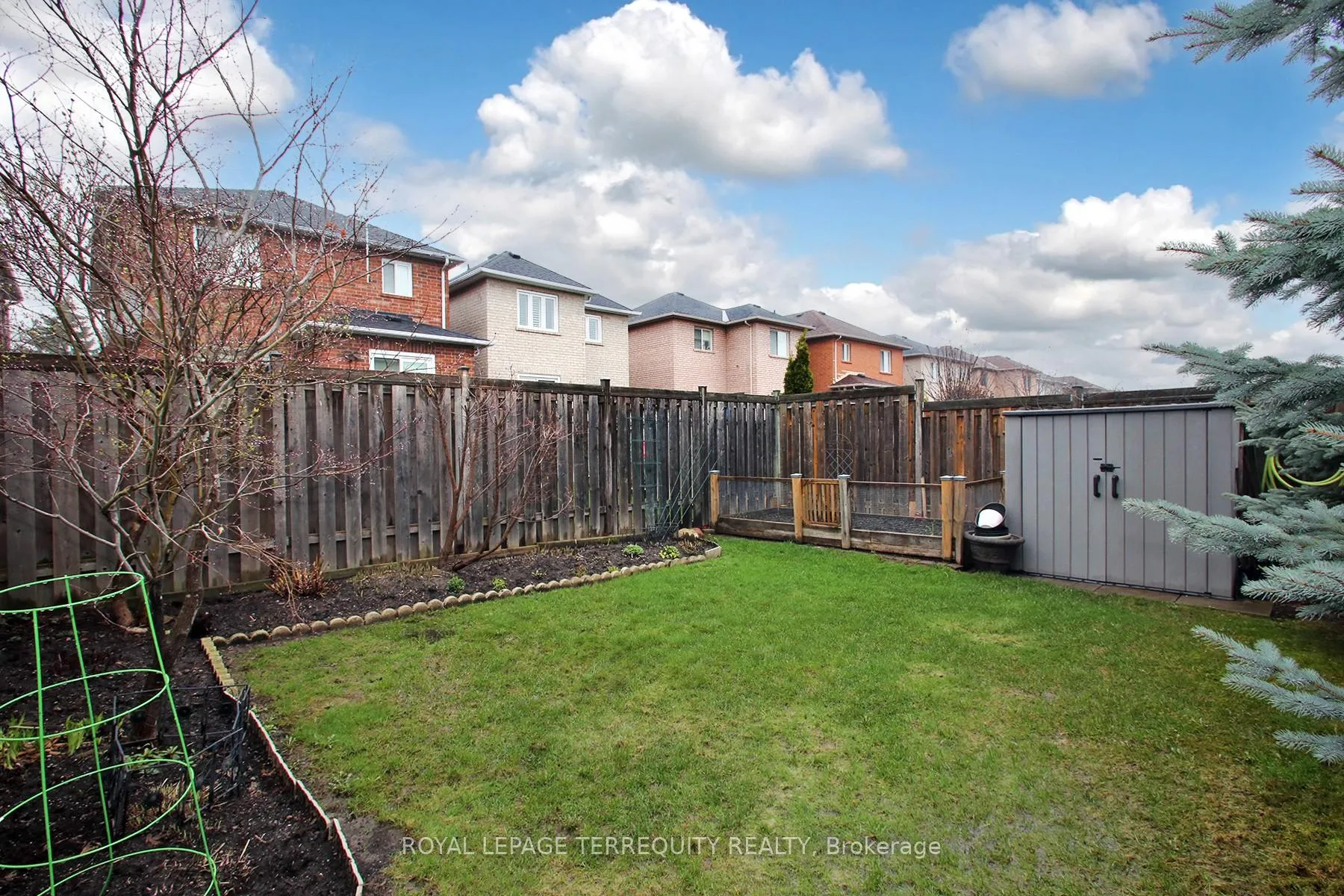 Photo 33 of 471 Woodsmere Crescent, Pickering, Amberlea — HOMEH
