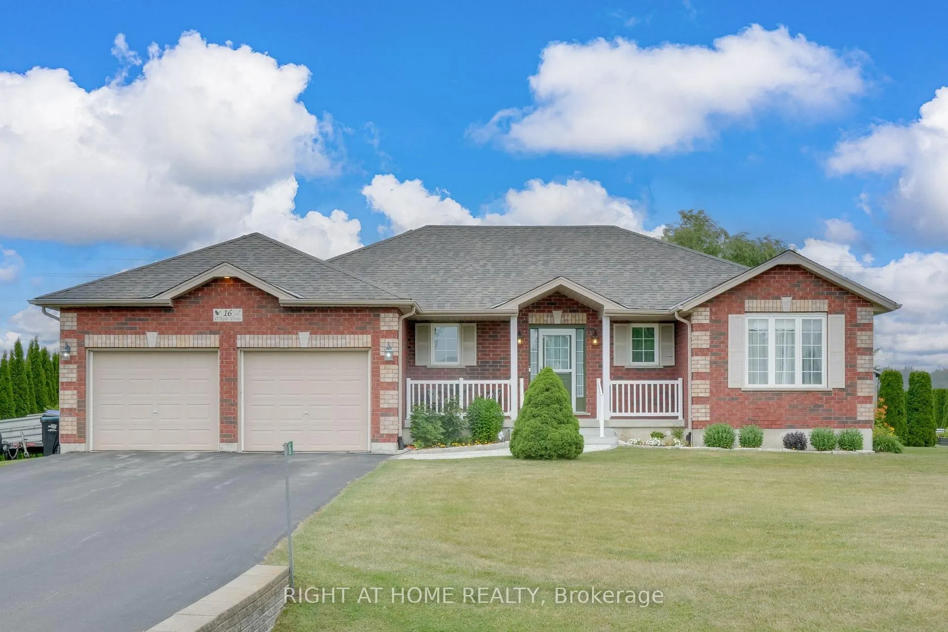 Photo 1 of 16 O'neill Circle, Springwater, Phelpston — HOMEH