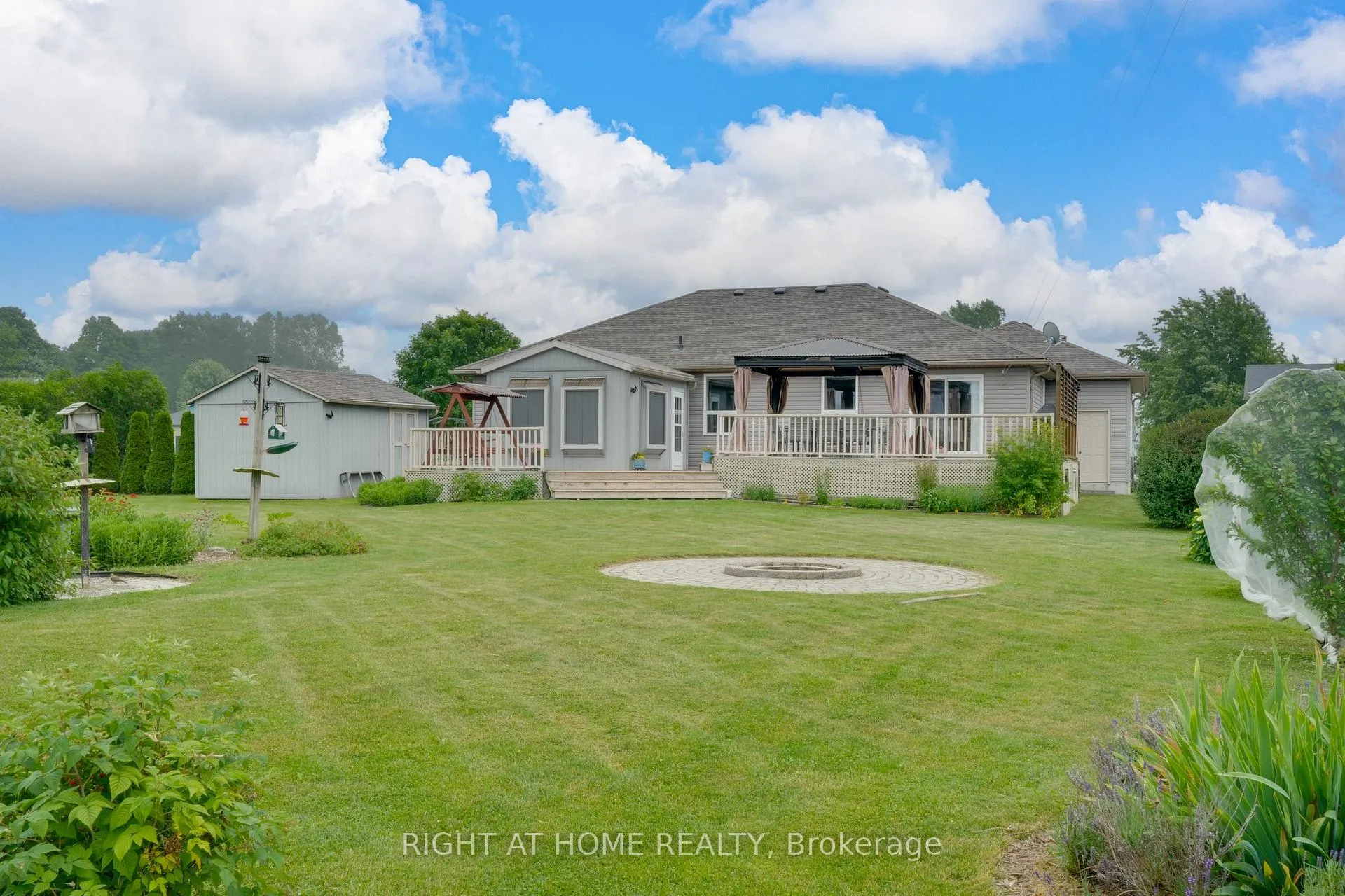 Photo 3 of 16 O'neill Circle, Springwater, Phelpston — HOMEH