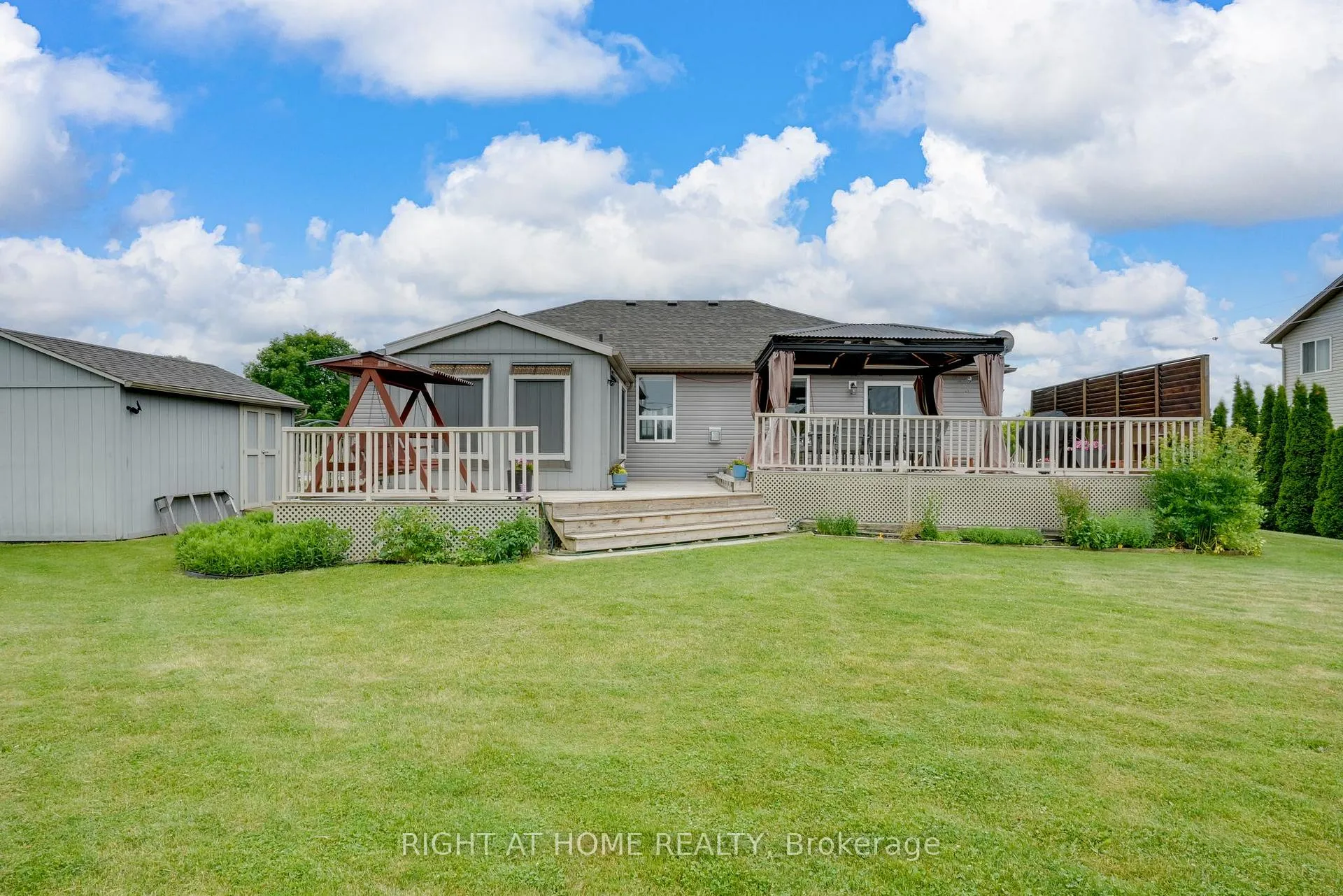 Photo 4 of 16 O'neill Circle, Springwater, Phelpston — HOMEH