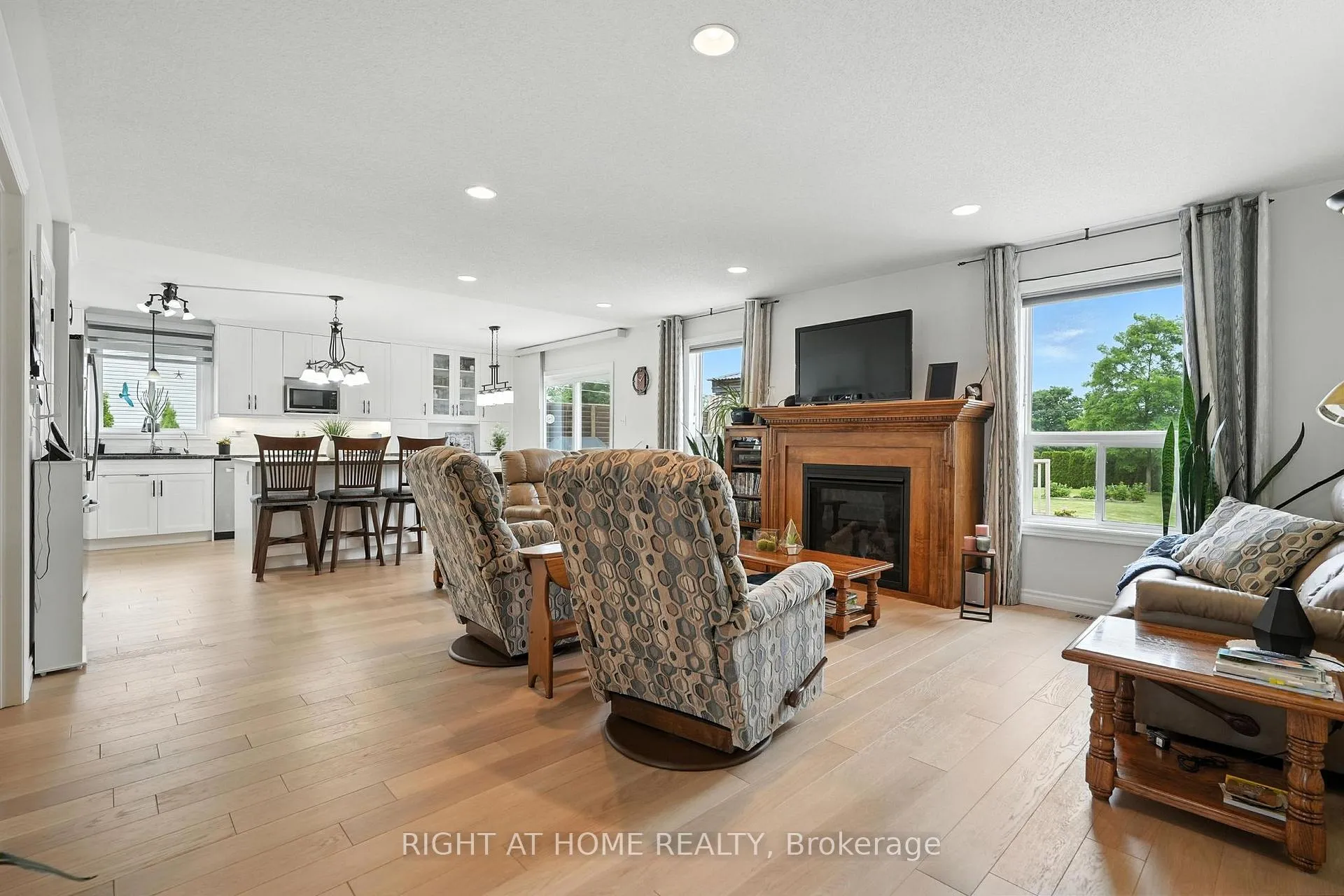 Photo 16 of 16 O'neill Circle, Springwater, Phelpston — HOMEH