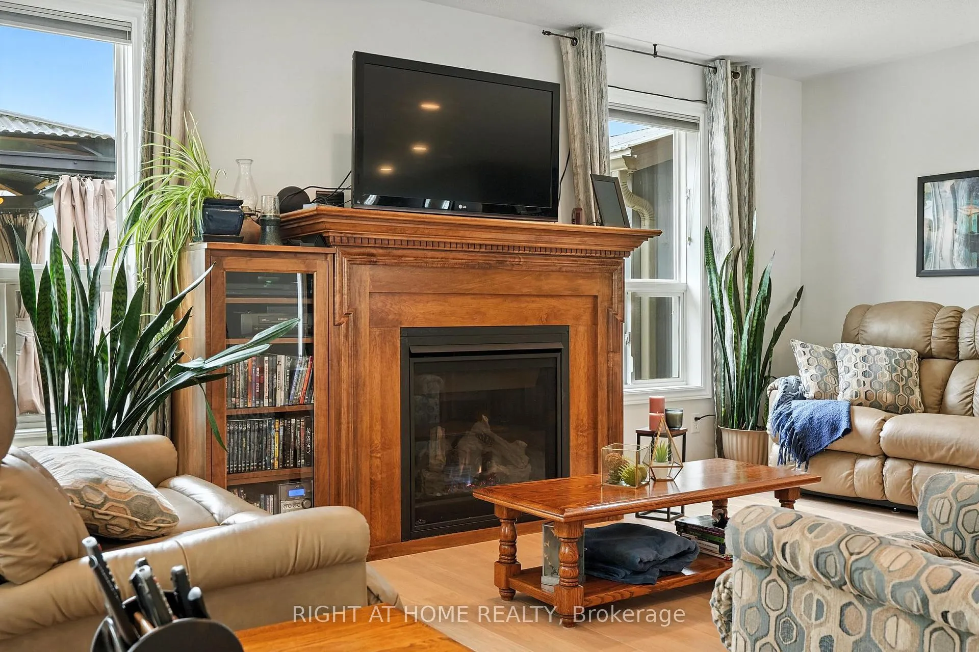 Photo 19 of 16 O'neill Circle, Springwater, Phelpston — HOMEH