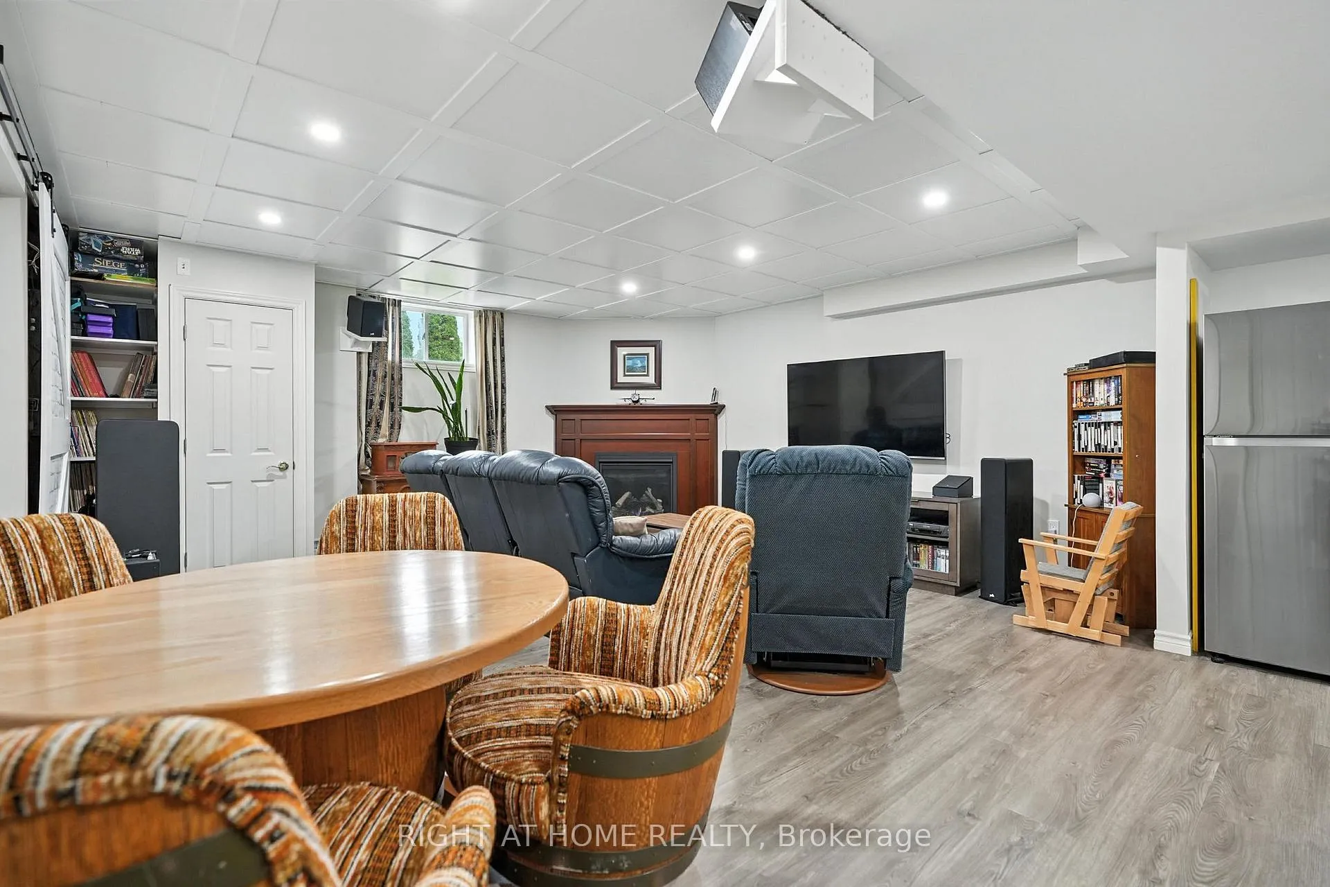 Photo 41 of 16 O'neill Circle, Springwater, Phelpston — HOMEH