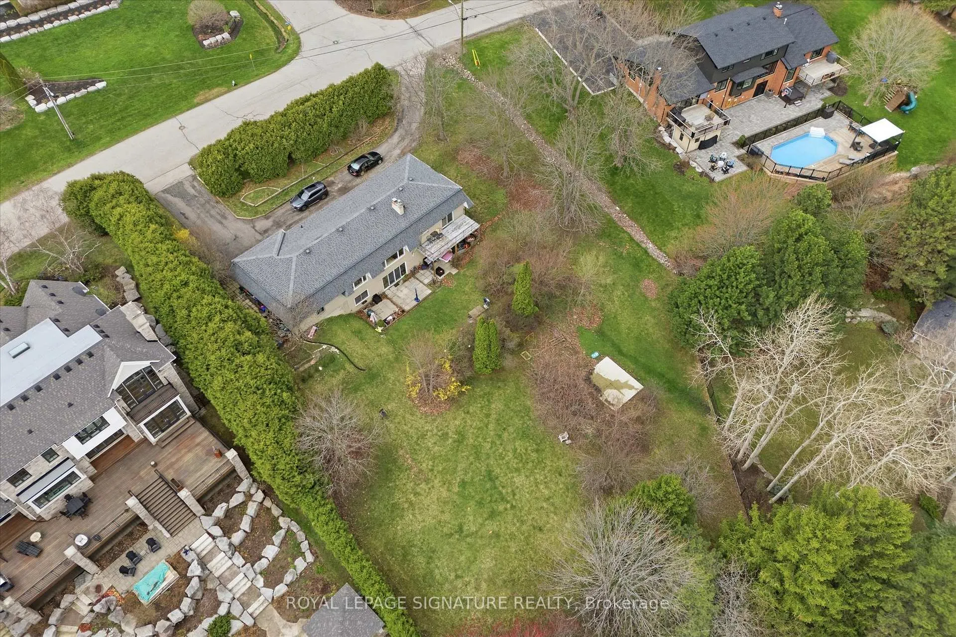 Photo 3 of 1310 Beaufort Drive, Burlington, Tyandaga — HOMEH