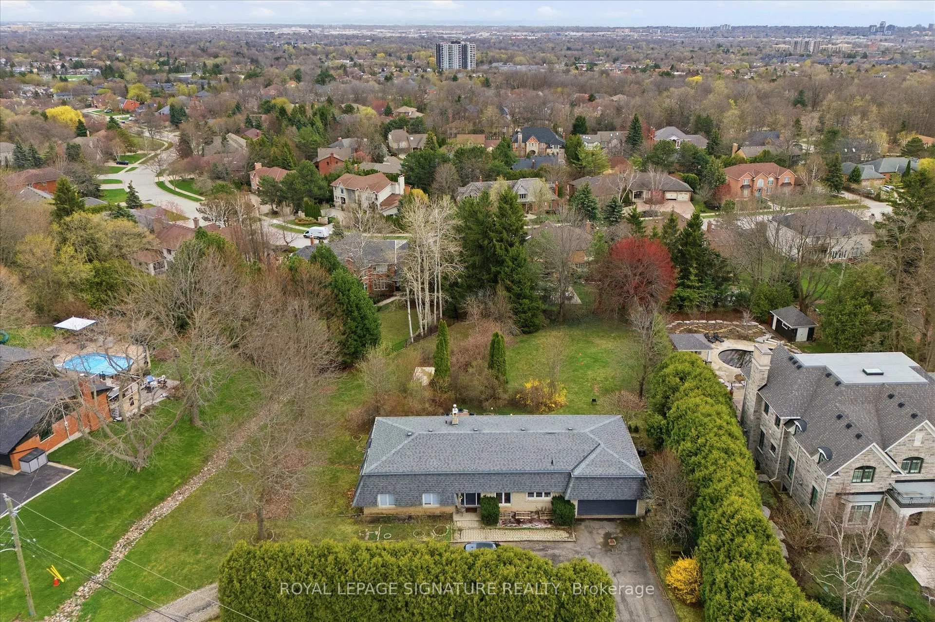 Photo 11 of 1310 Beaufort Drive, Burlington, Tyandaga — HOMEH