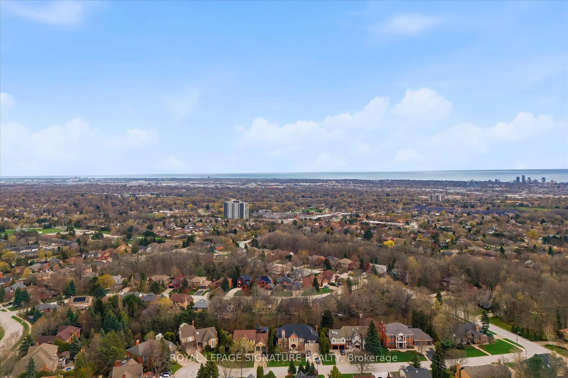 Photo 12 of 1310 Beaufort Drive, Burlington, Tyandaga — HOMEH