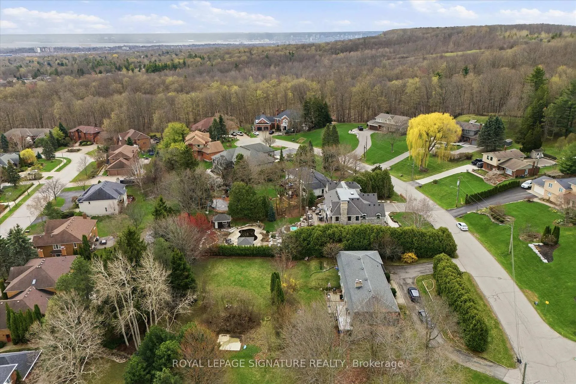 Photo 17 of 1310 Beaufort Drive, Burlington, Tyandaga — HOMEH