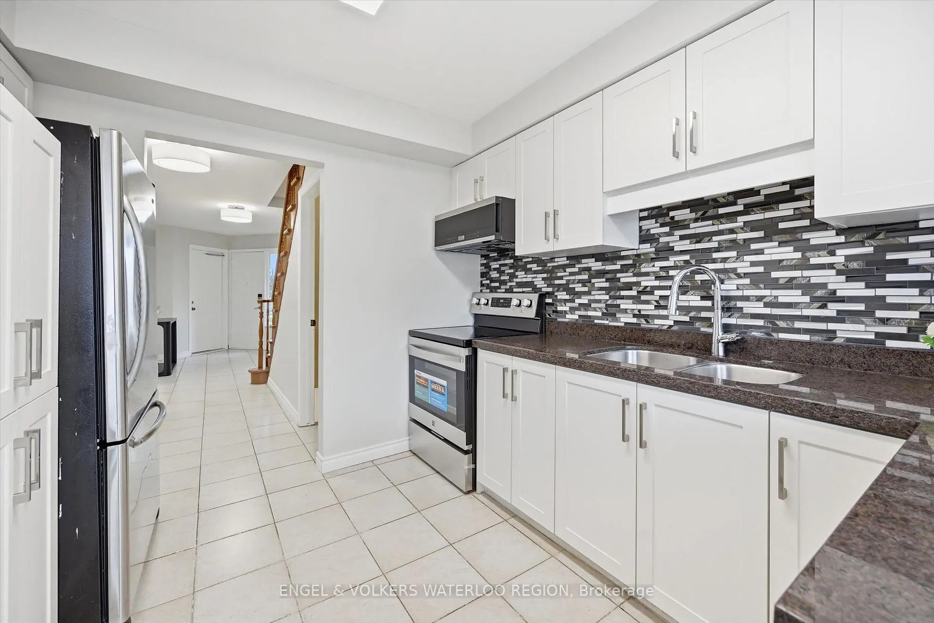 Photo 12 of 18 Regal Drive, Hamilton, Rushdale — HOMEH