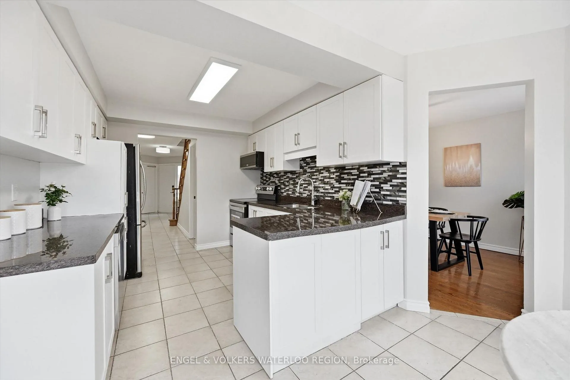 Photo 16 of 18 Regal Drive, Hamilton, Rushdale — HOMEH