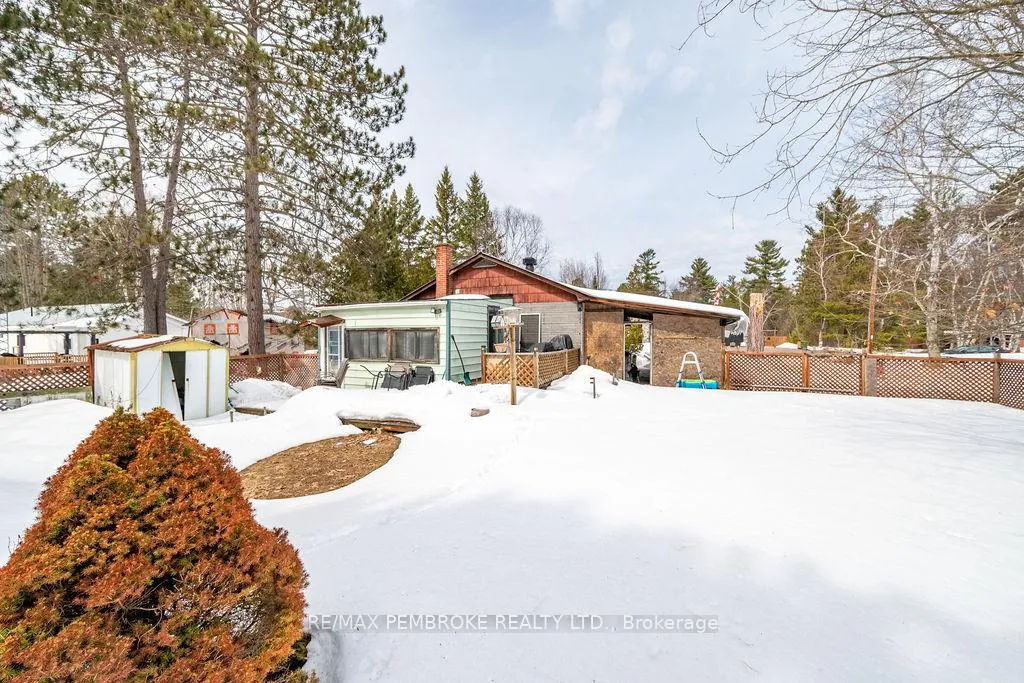 Photo 7 of 299 Black Bay Road, Petawawa — HOMEH