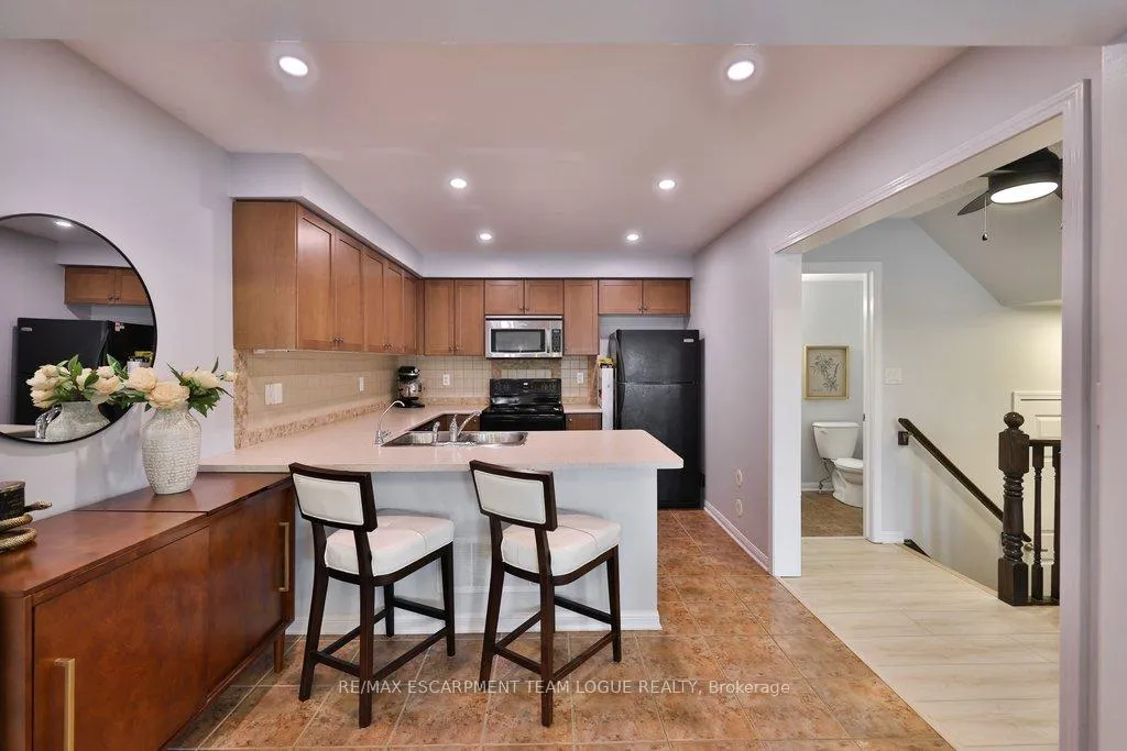 Photo 11 of 653 Speyer Circle, Milton, Harrison — HOMEH