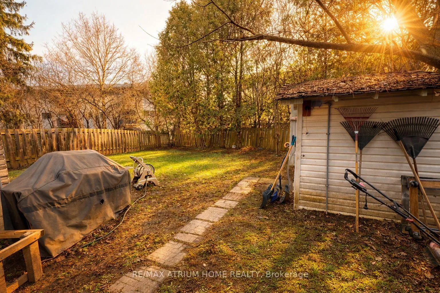 Photo 2 of 181 Cedarvale Crescent, Waterloo, Lakeshore Village — HOMEH
