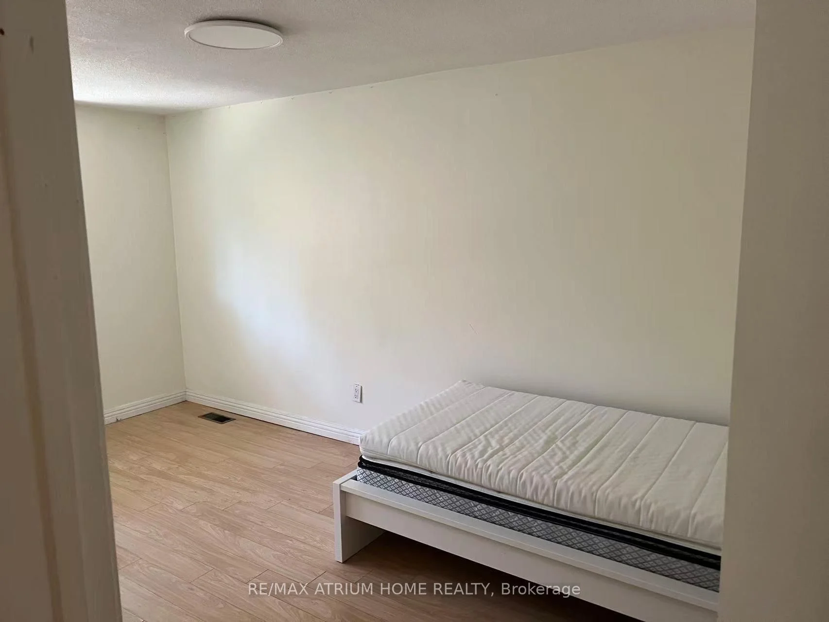 Photo 11 of 181 Cedarvale Crescent, Waterloo, Lakeshore Village — HOMEH