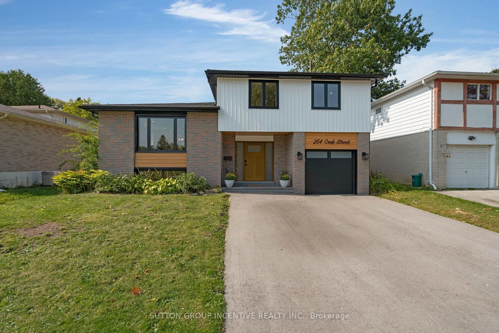 Photo 2 of 254 Cook Street, Barrie, Grove East — HOMEH