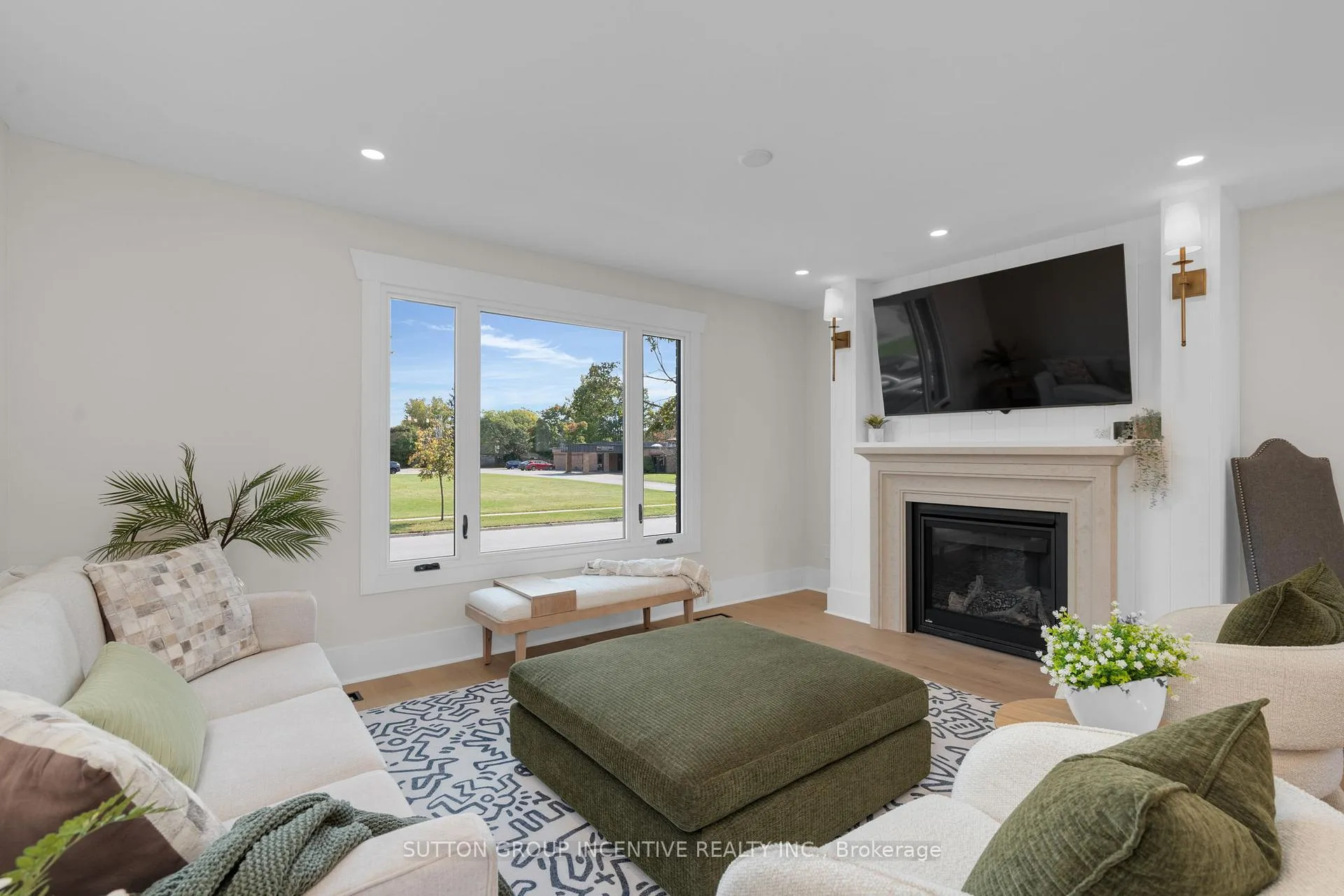 Photo 11 of 254 Cook Street, Barrie, Grove East — HOMEH
