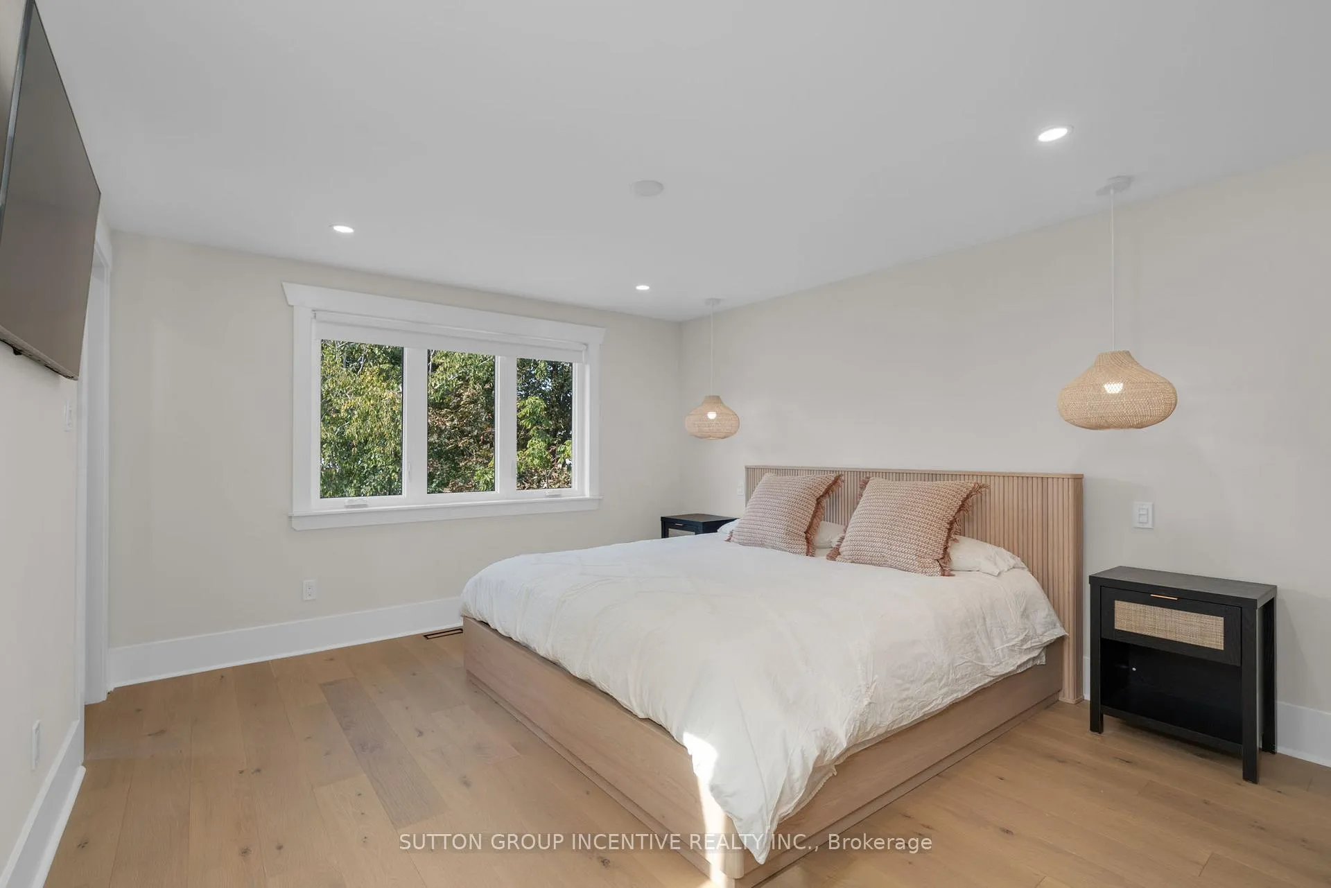 Photo 15 of 254 Cook Street, Barrie, Grove East — HOMEH
