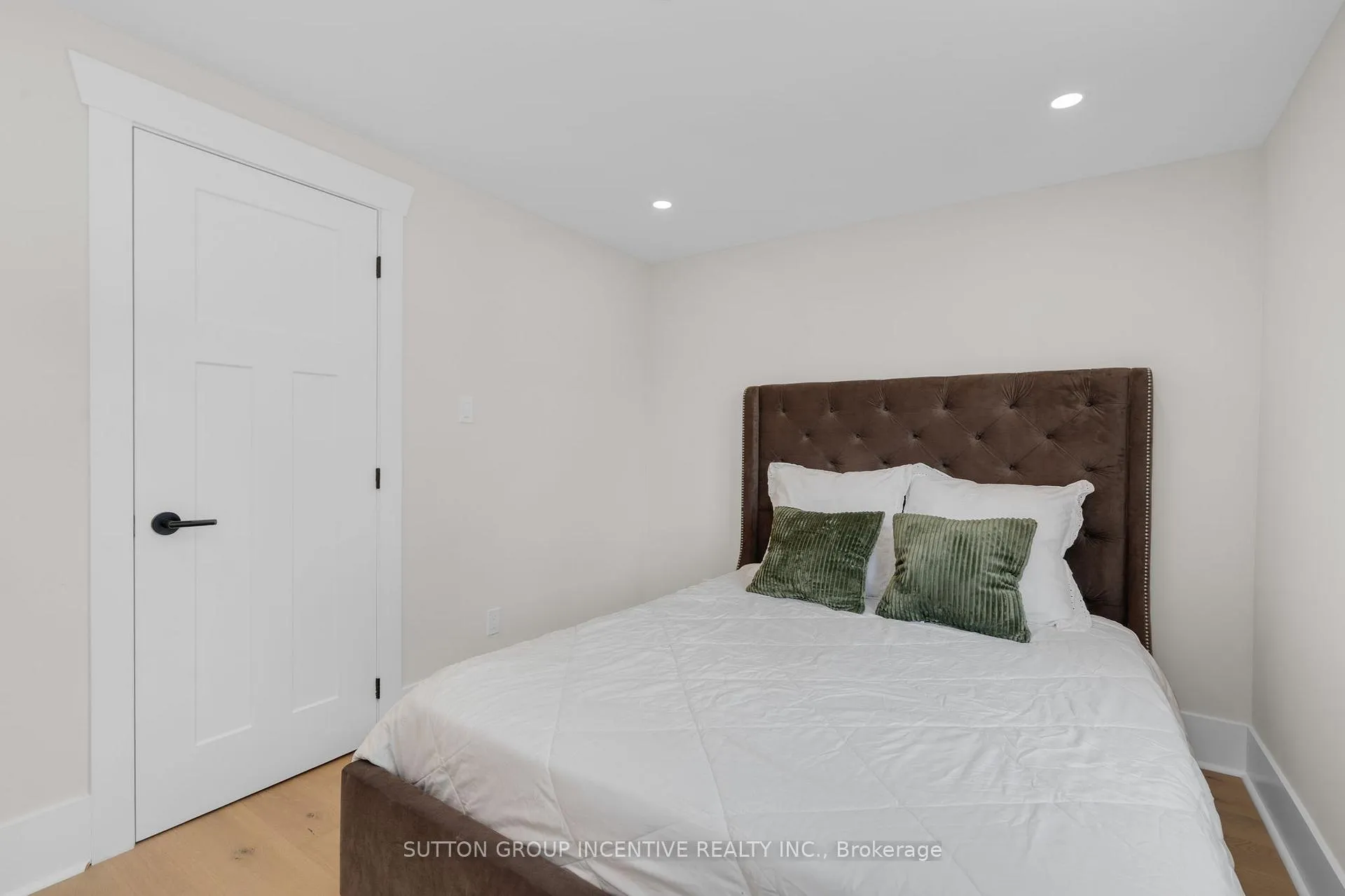 Photo 19 of 254 Cook Street, Barrie, Grove East — HOMEH
